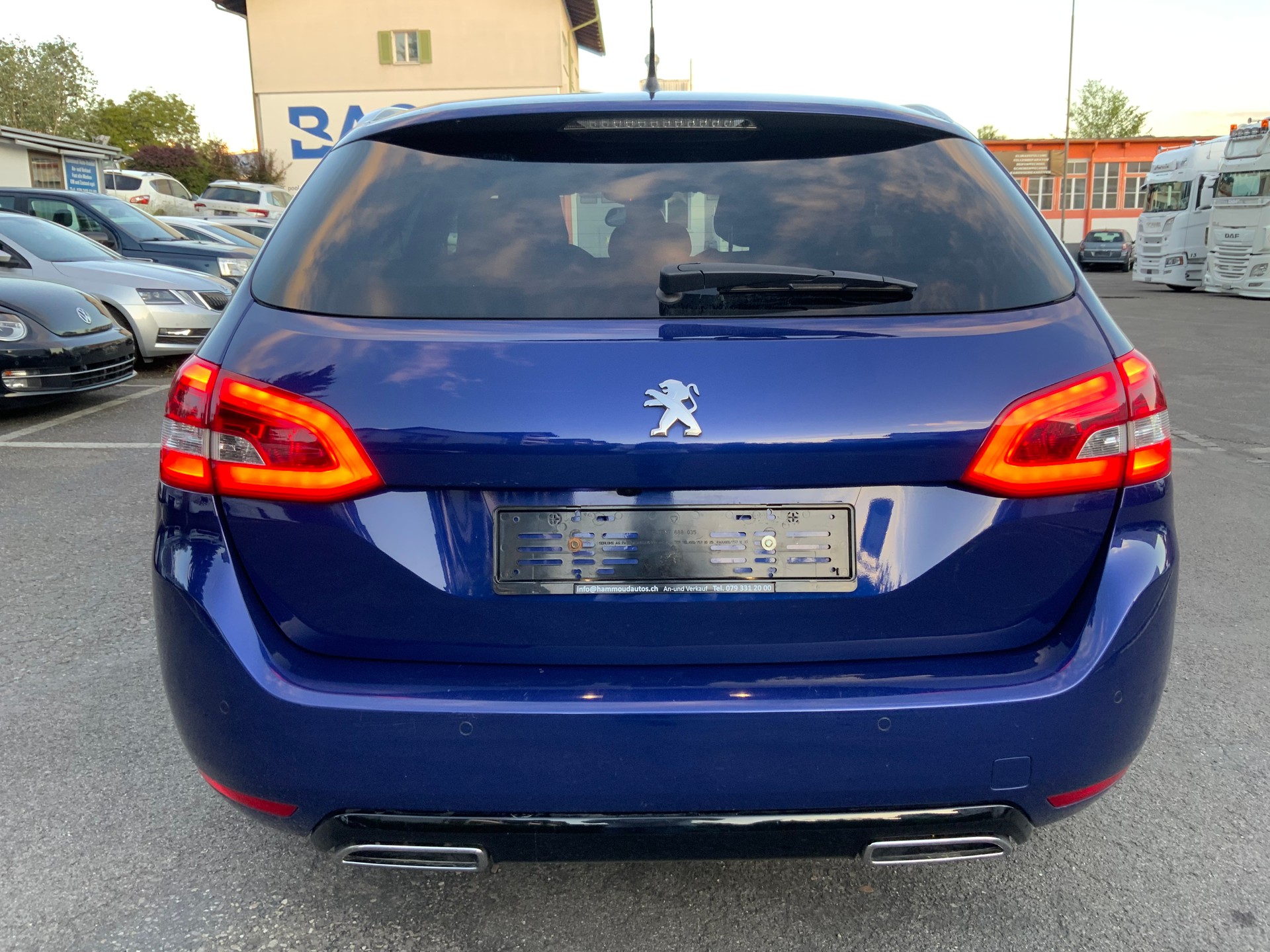PEUGEOT 308 SW 1.2 THP GT Line-image-5