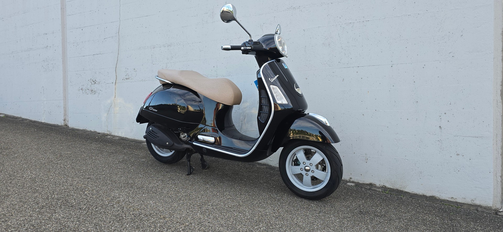 PIAGGIO Vespa 125 GTS-image-0