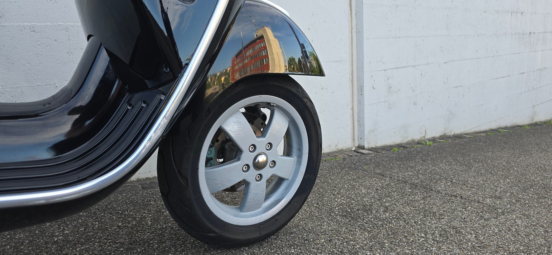 PIAGGIO Vespa 125 GTS-image-5