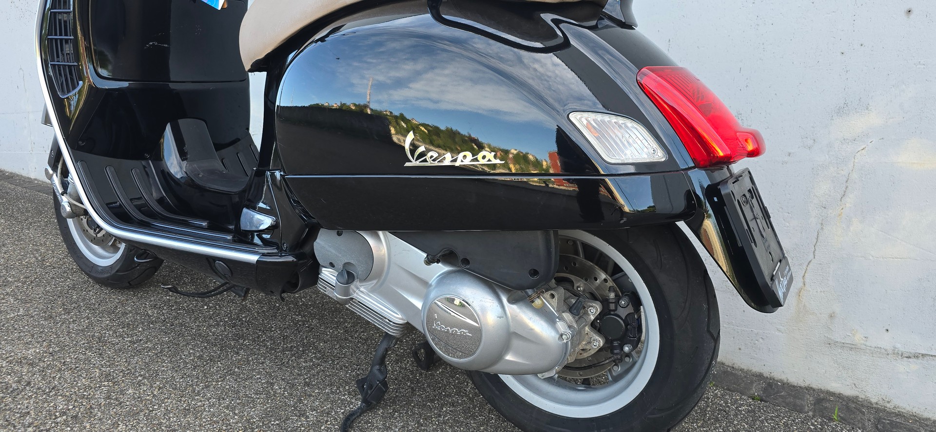 PIAGGIO Vespa 125 GTS-image-11