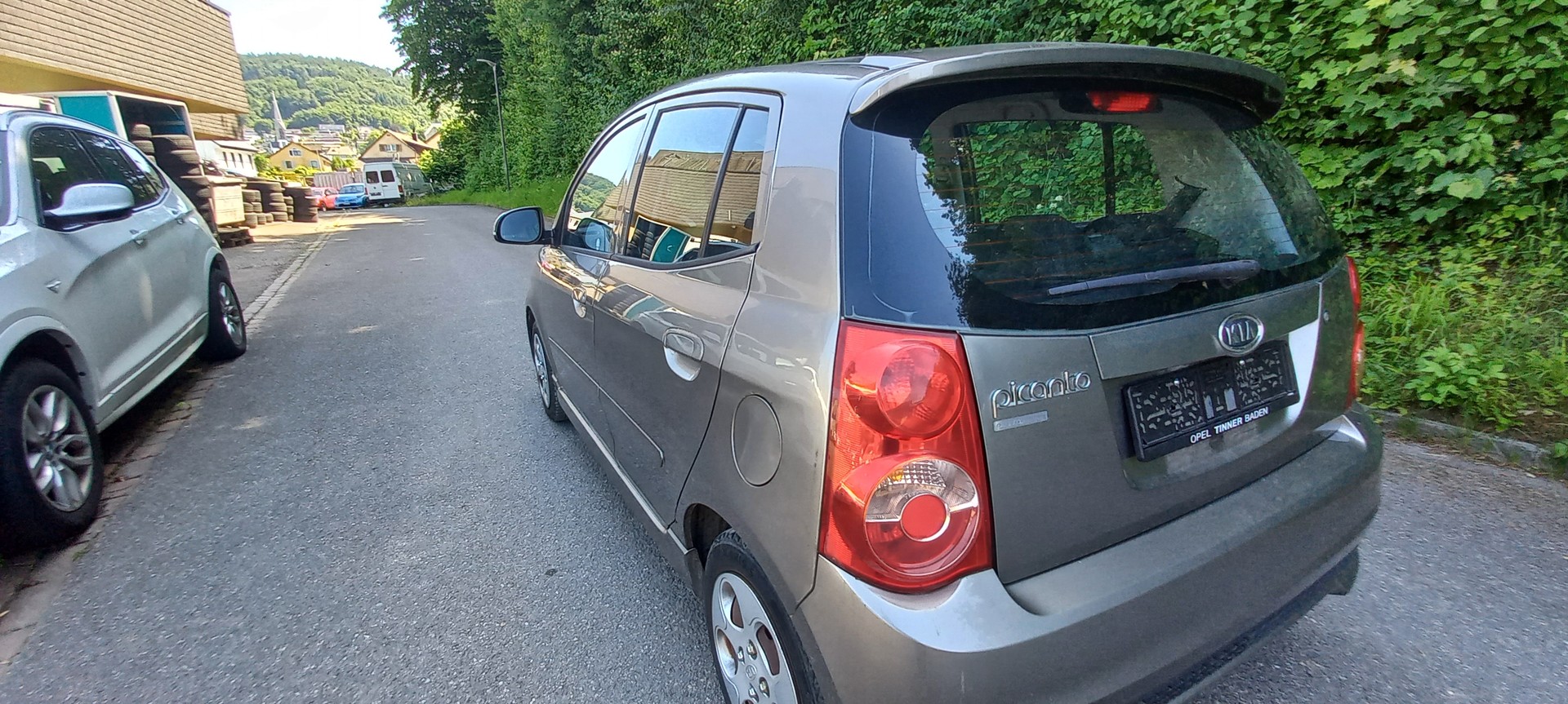 KIA Picanto 1.0 _seven-image-1