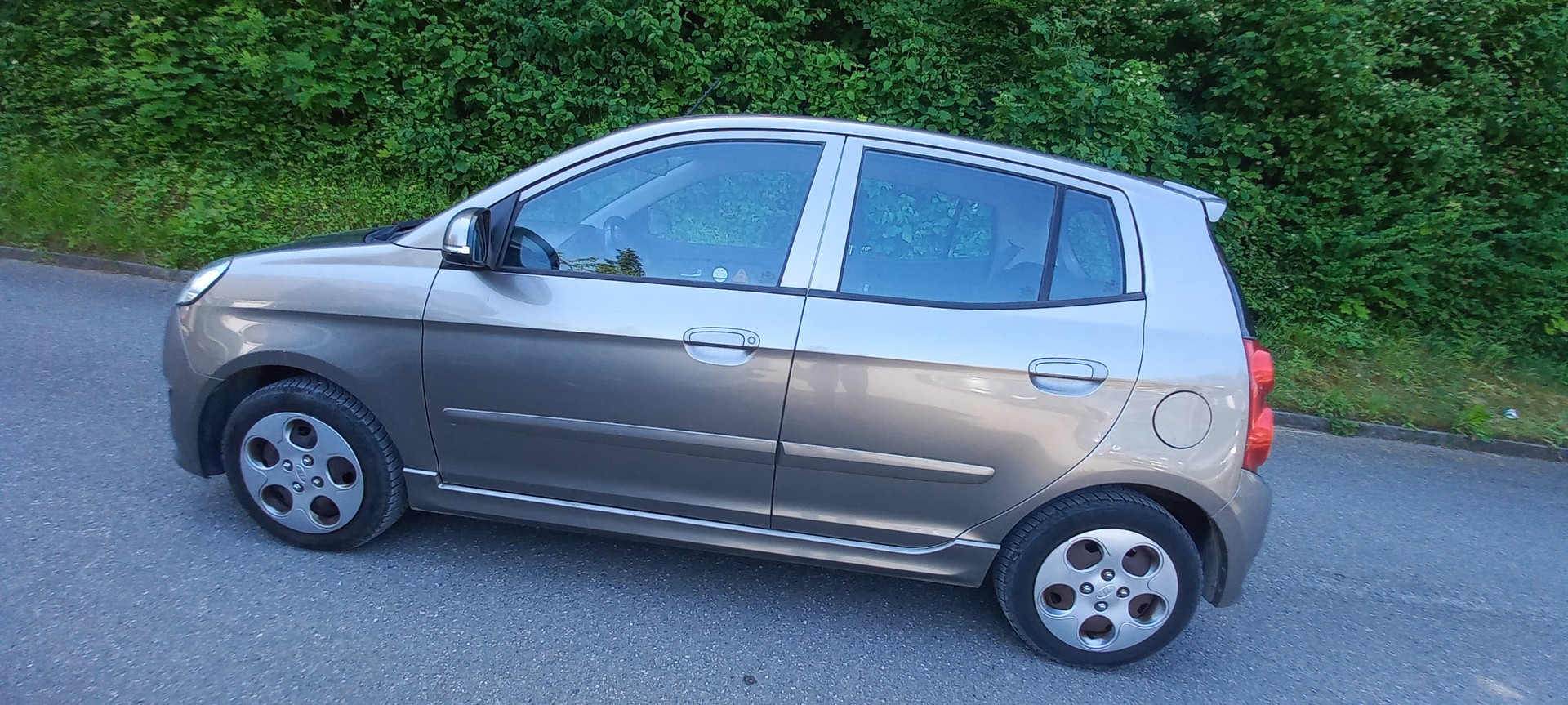 KIA Picanto 1.0 _seven-image-5