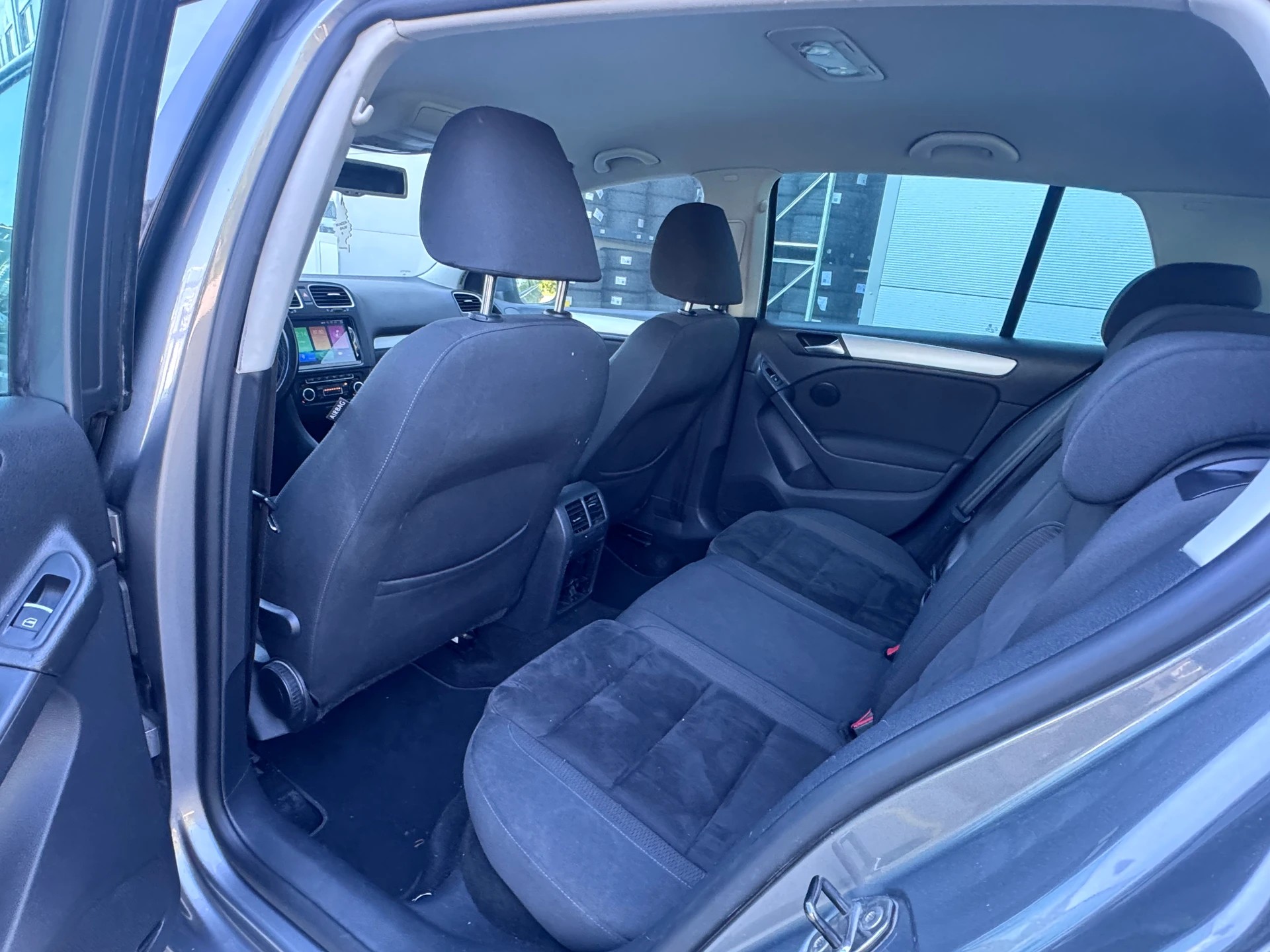 VW Golf 2.0 TDI Highline-image-15