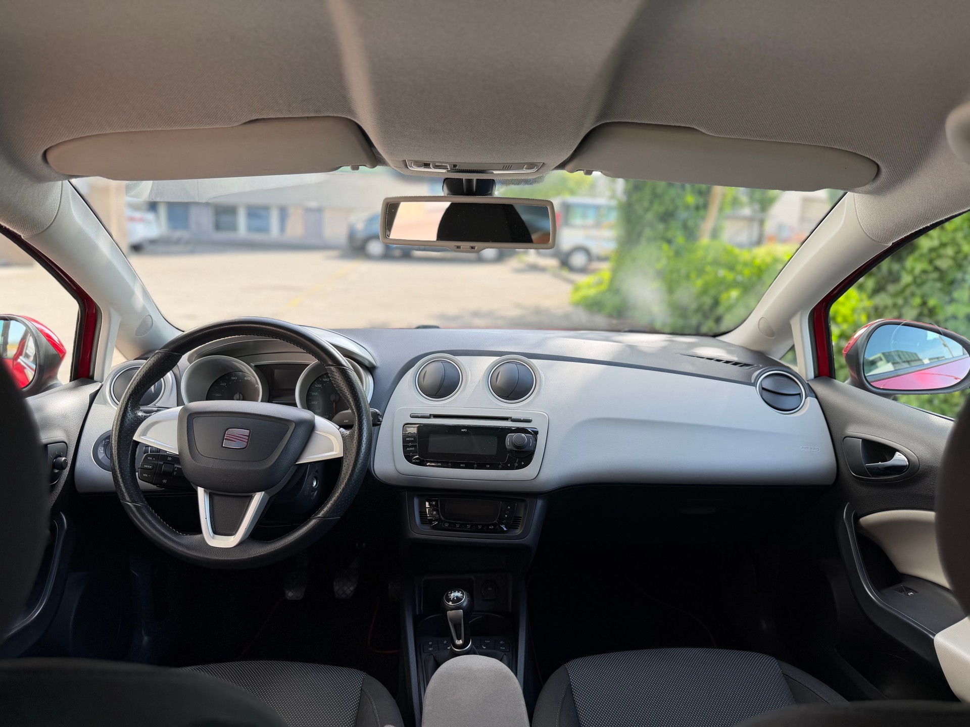 SEAT Ibiza 1.6 Style-image-8