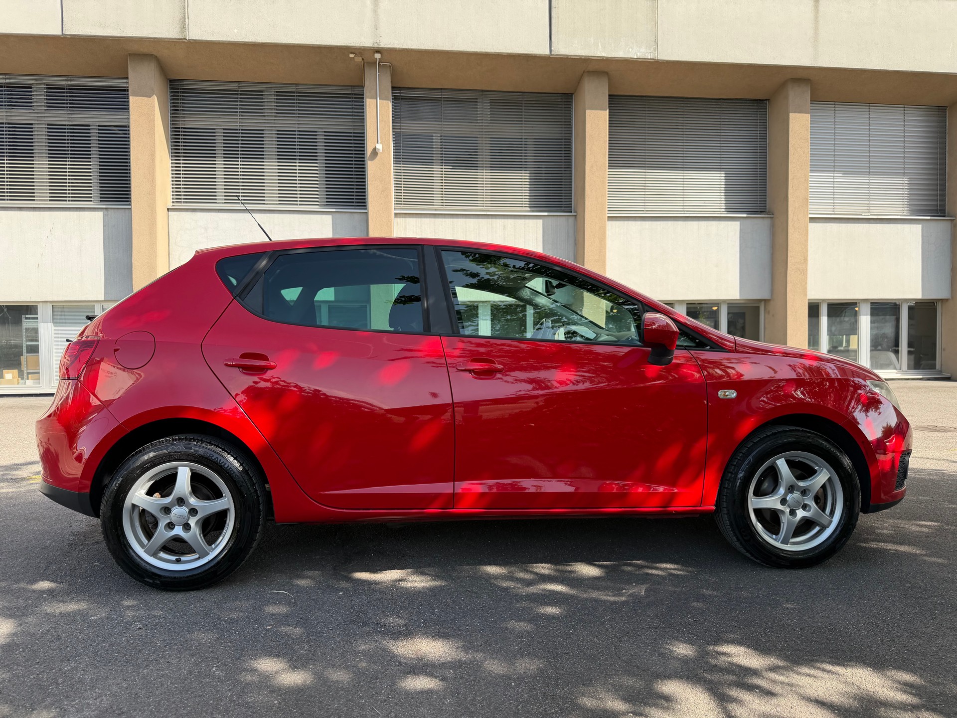 SEAT Ibiza 1.6 Style-image-2