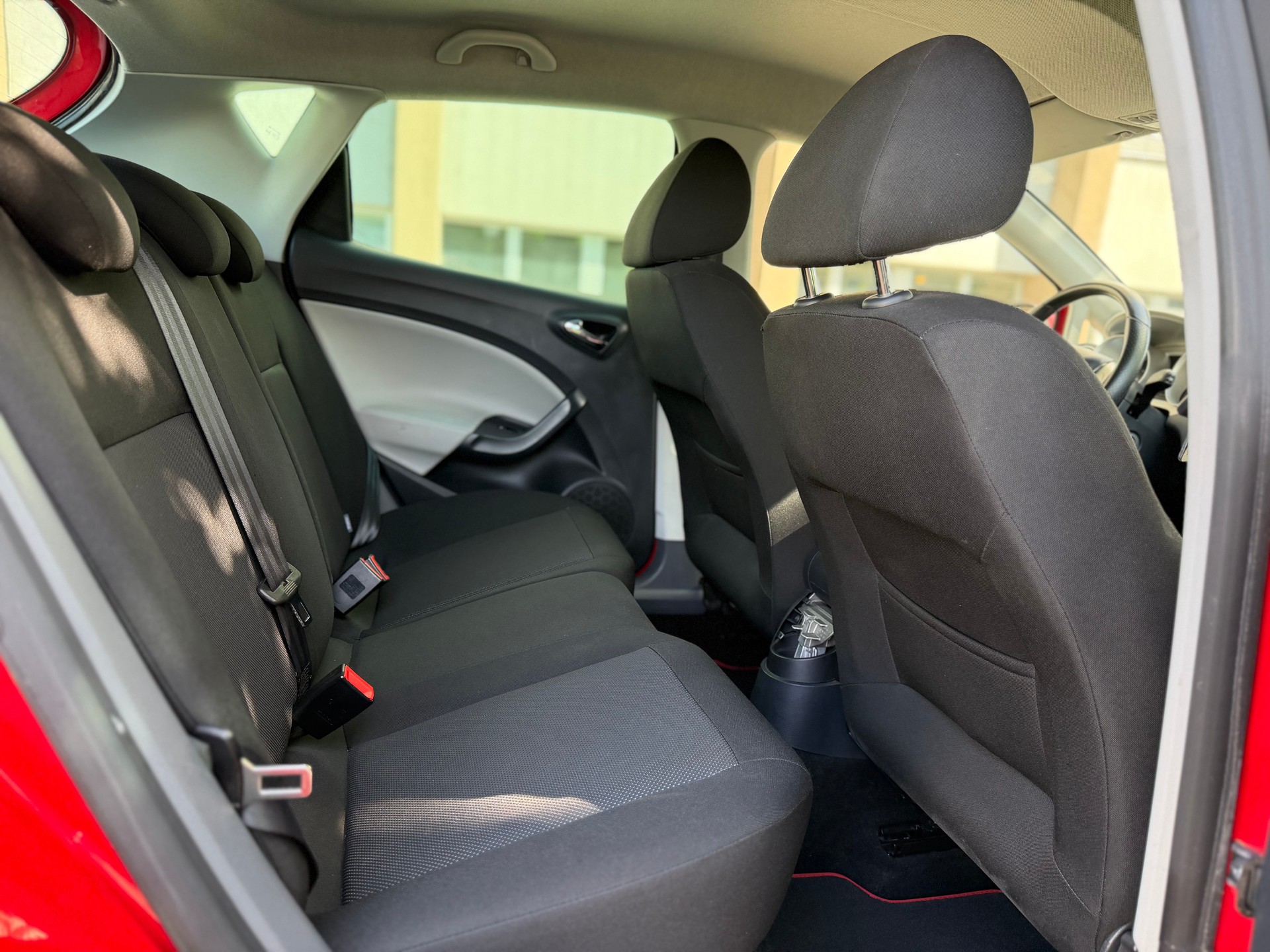 SEAT Ibiza 1.6 Style-image-12