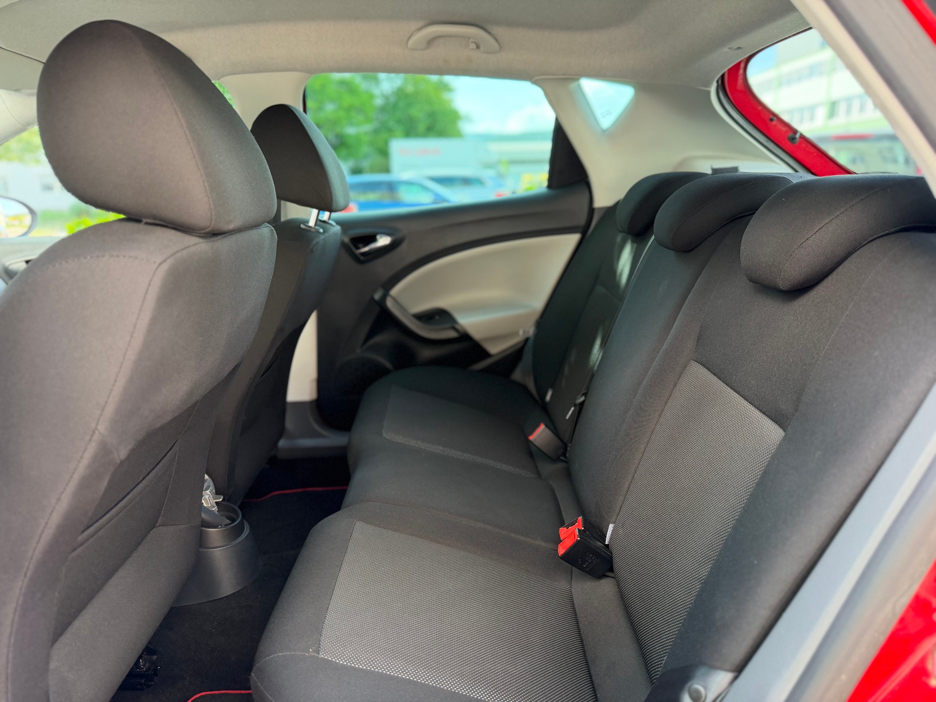 SEAT Ibiza 1.6 Style-image-10