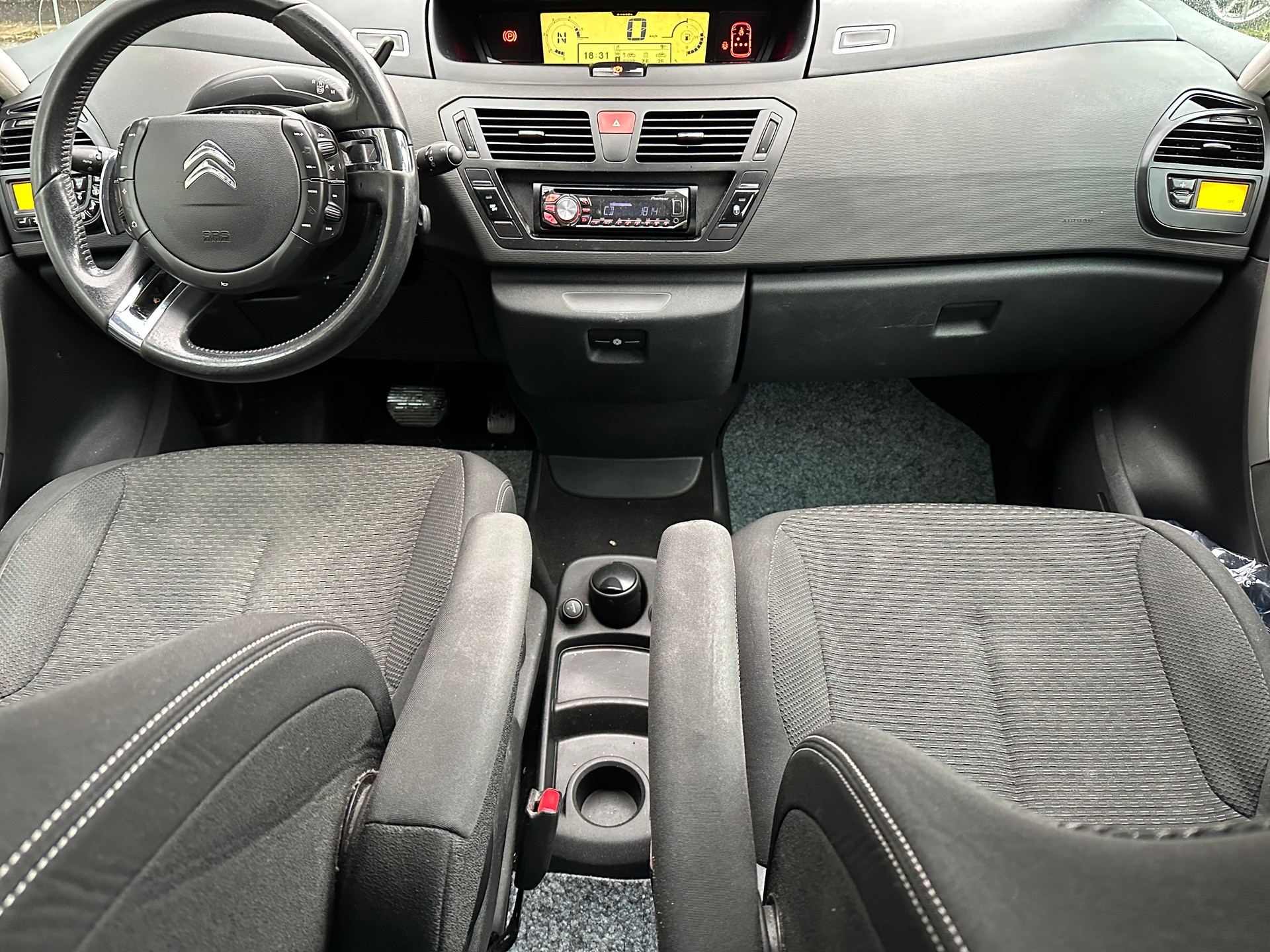 CITROEN Grand C4 Picasso 1.6 HDI 16V Séduction EGS6-image-10