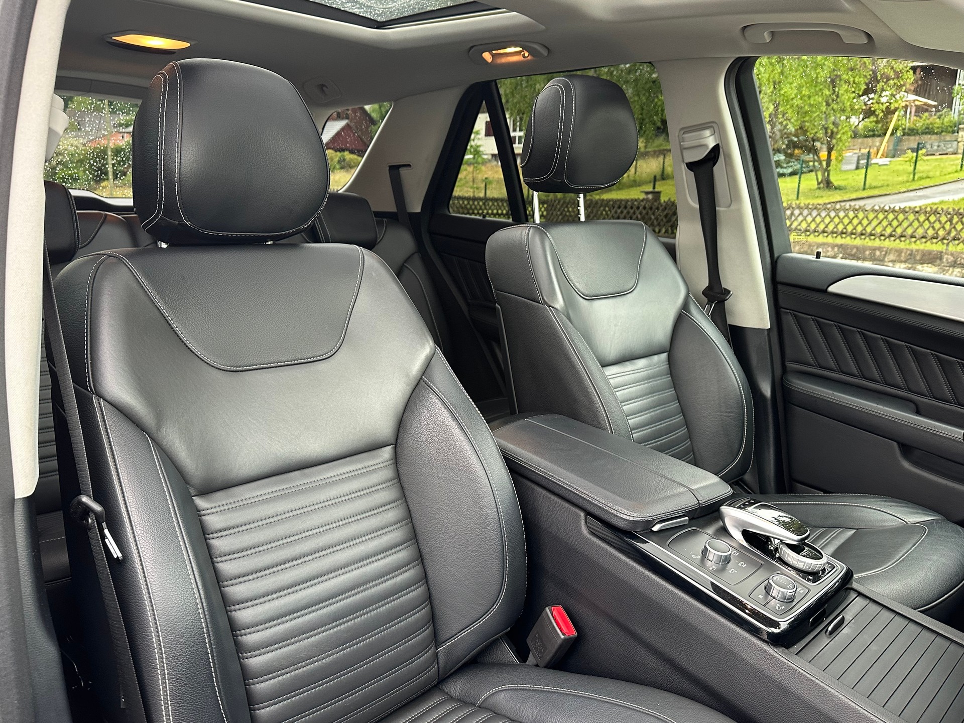 MERCEDES-BENZ GLE 350 d AMG Executive 4Matic 9G-Tronic-image-13