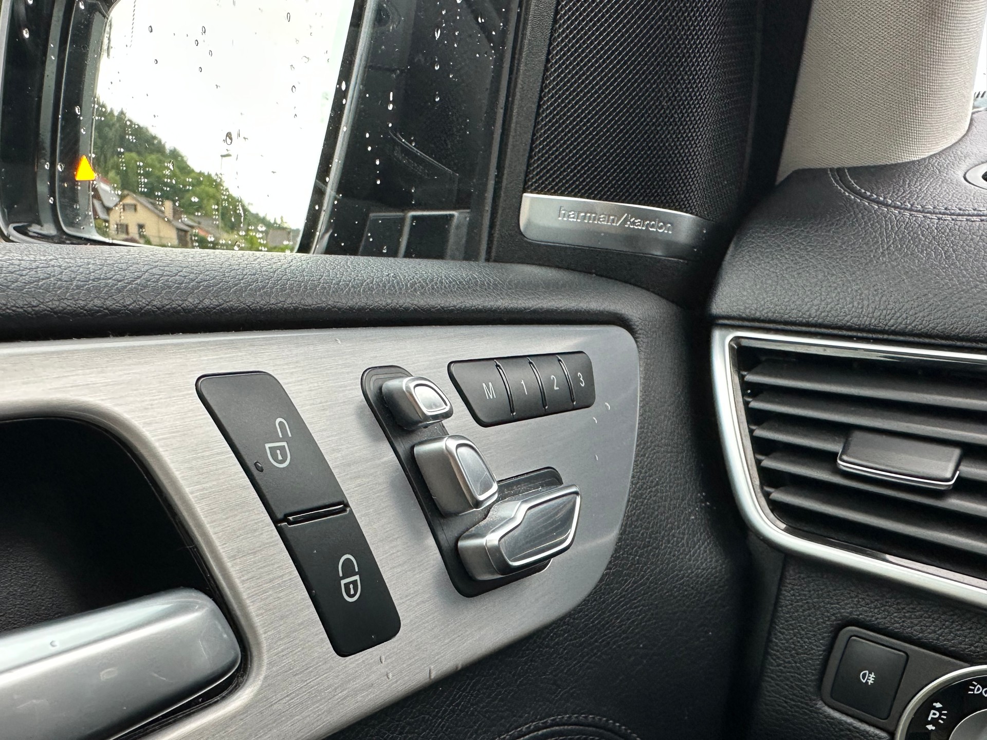 MERCEDES-BENZ GLE 350 d AMG Executive 4Matic 9G-Tronic-image-19