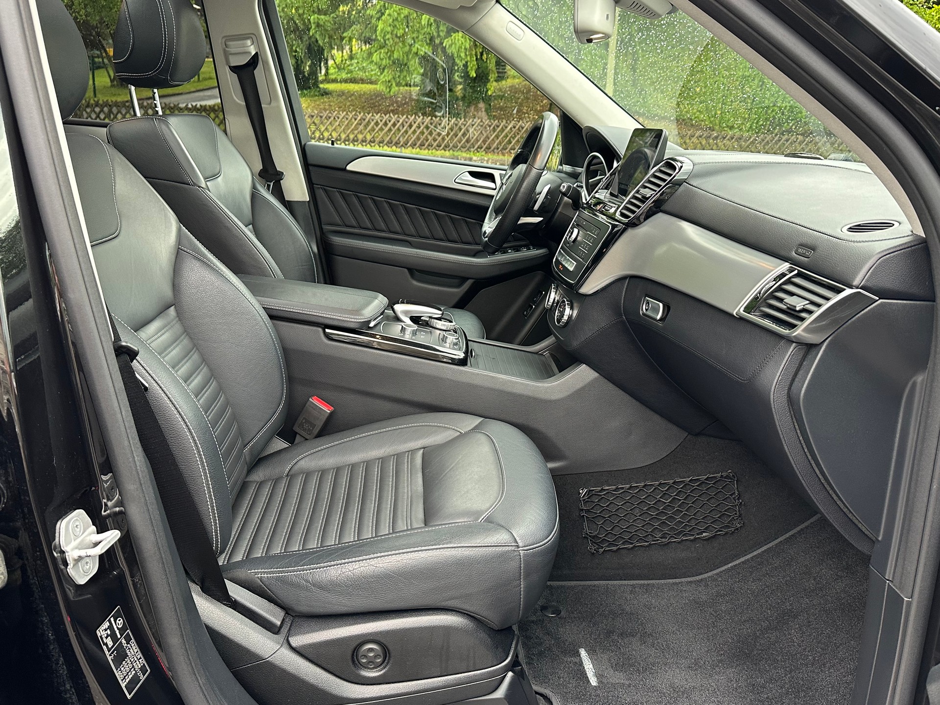 MERCEDES-BENZ GLE 350 d AMG Executive 4Matic 9G-Tronic-image-12