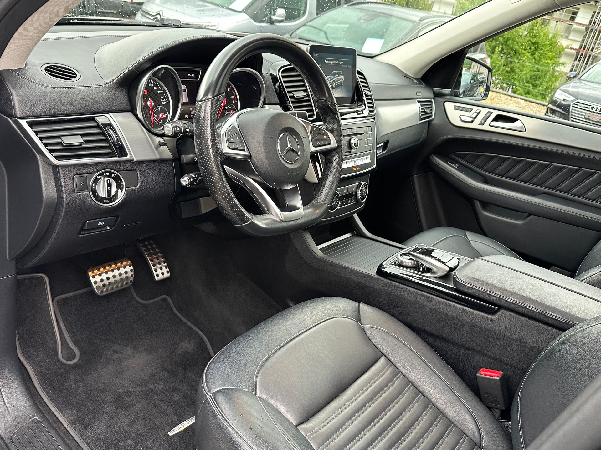 MERCEDES-BENZ GLE 350 d AMG Executive 4Matic 9G-Tronic-image-9