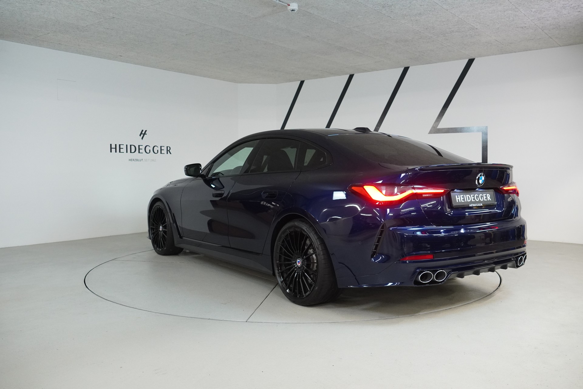 BMW-ALPINA B4 Gran Coupé 3.0 xDrive S-Tronic-image-4
