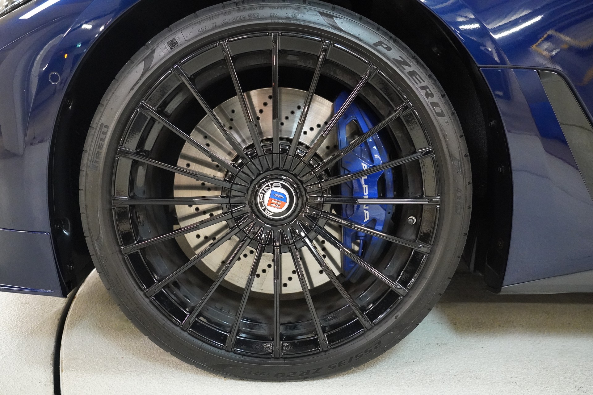 BMW-ALPINA B4 Gran Coupé 3.0 xDrive S-Tronic-image-9