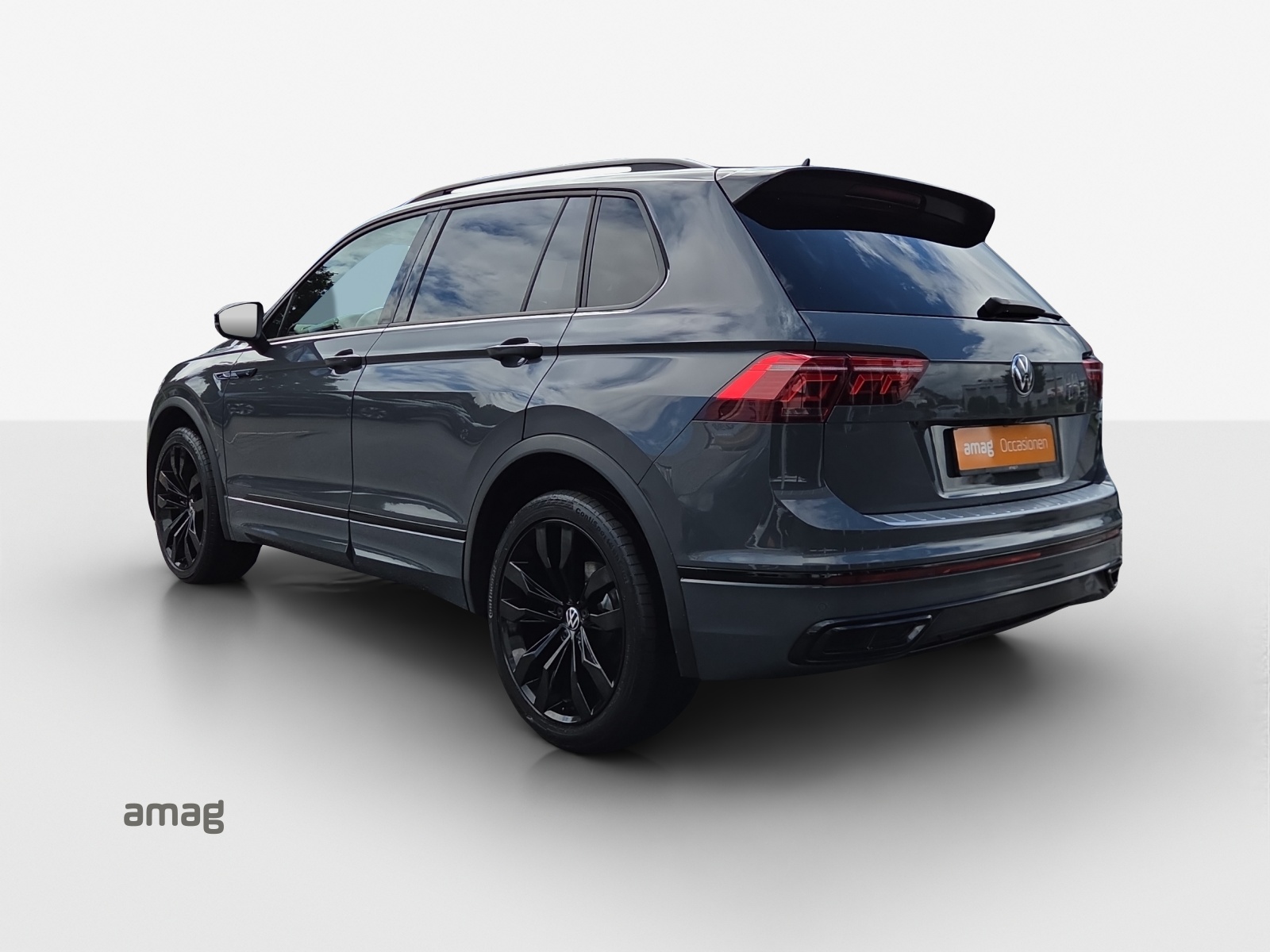 VW Tiguan 2.0TSI R-Line 4Motion DSG-showroom-element-2