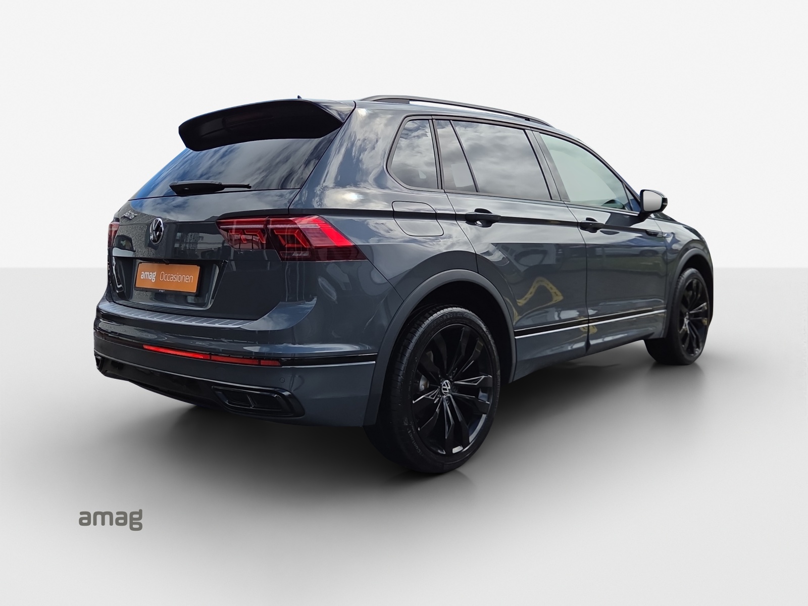 VW Tiguan 2.0TSI R-Line 4Motion DSG-image-4