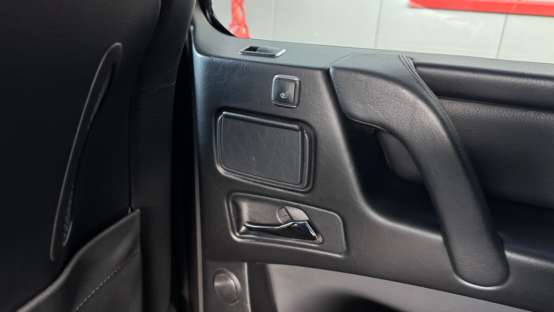 MERCEDES-BENZ G 350 d 7G-Tronic-image-15