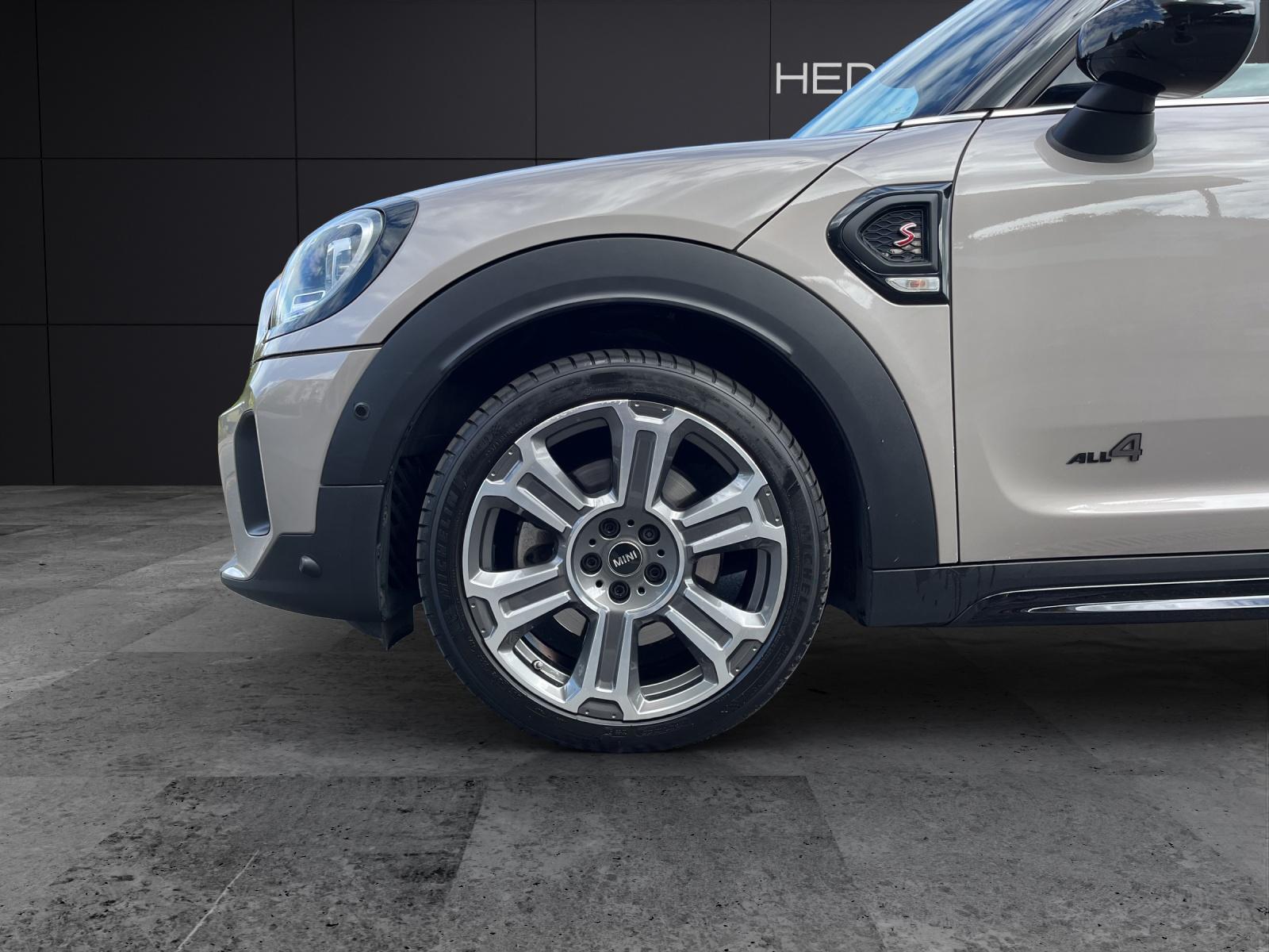 MINI Countryman F60 2.0i Cooper S ALL4-image-4