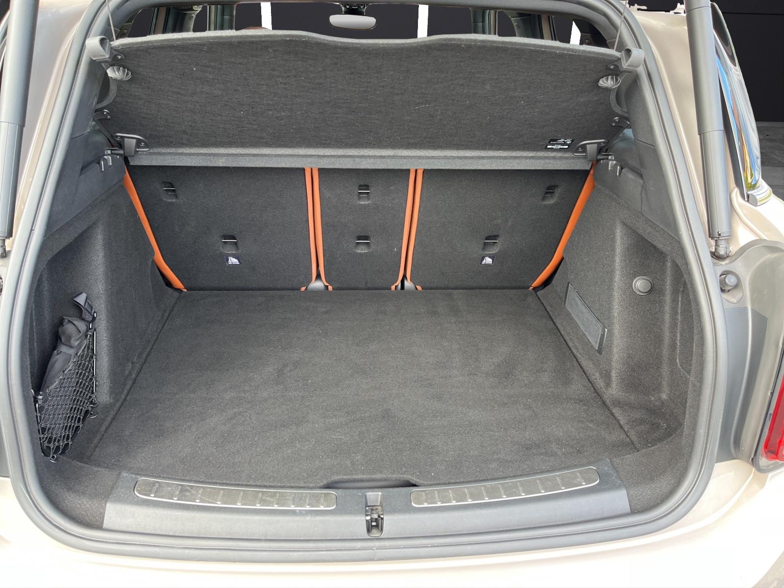 MINI Countryman F60 2.0i Cooper S ALL4-image-9