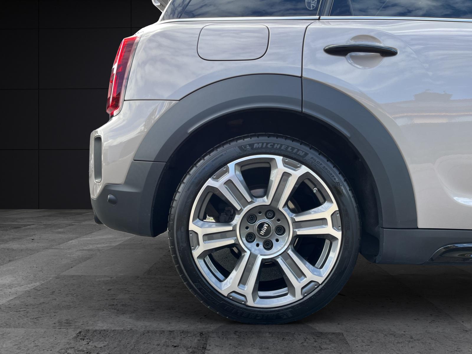MINI Countryman F60 2.0i Cooper S ALL4-image-19