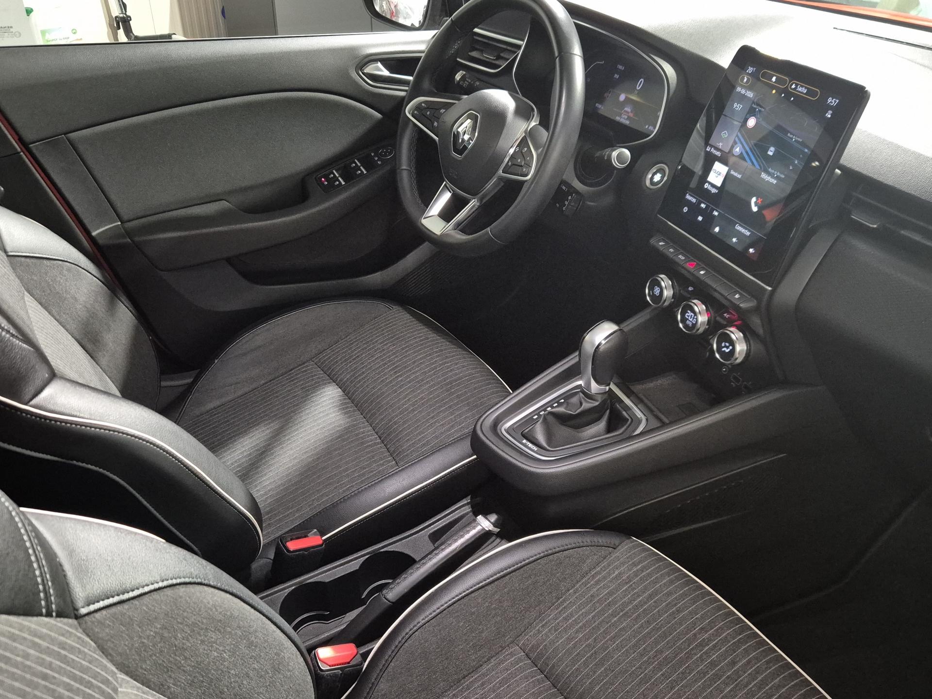 RENAULT Clio 1.6 E-Tech Intens-image-19