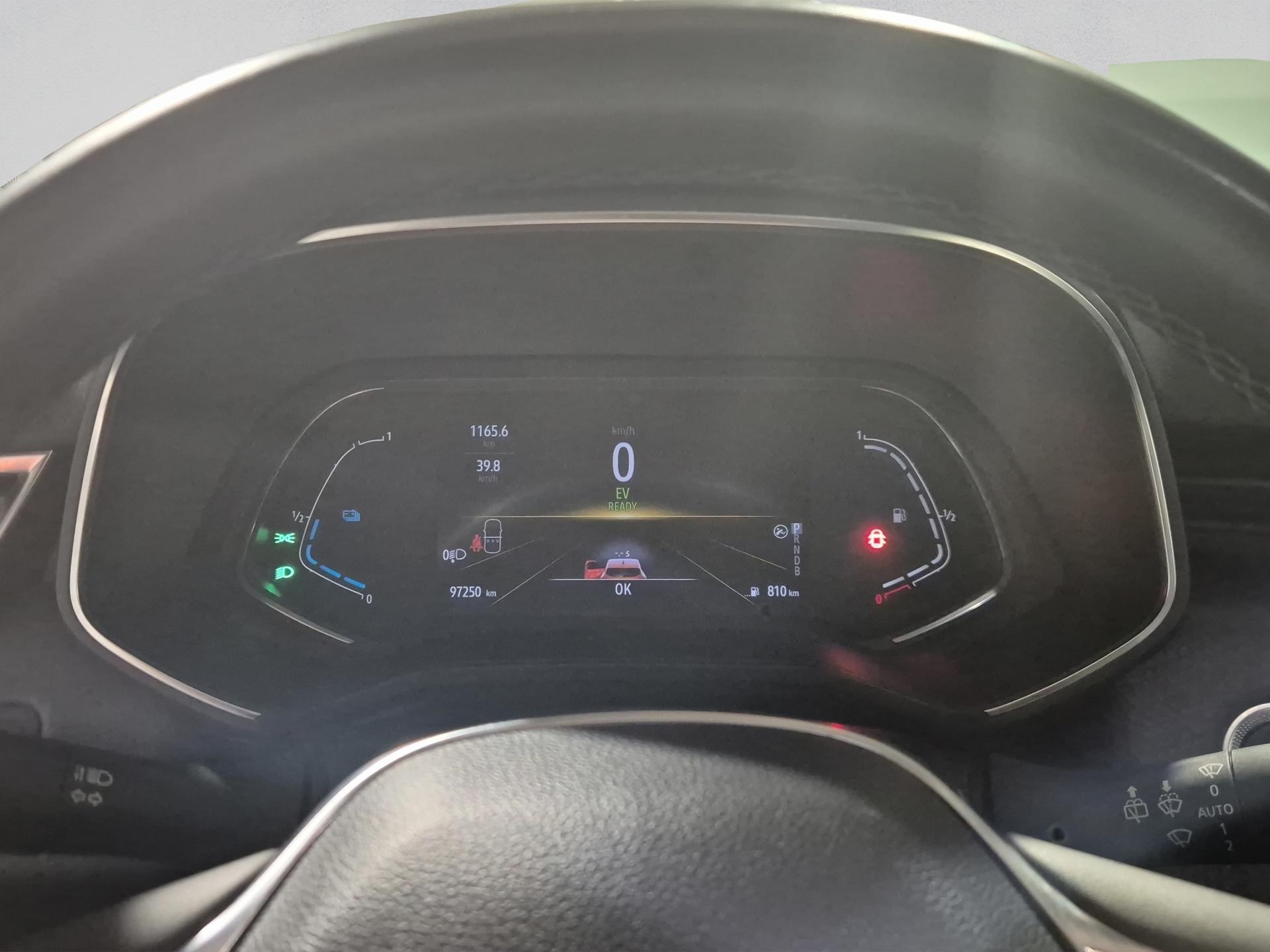 RENAULT Clio 1.6 E-Tech Intens-image-10