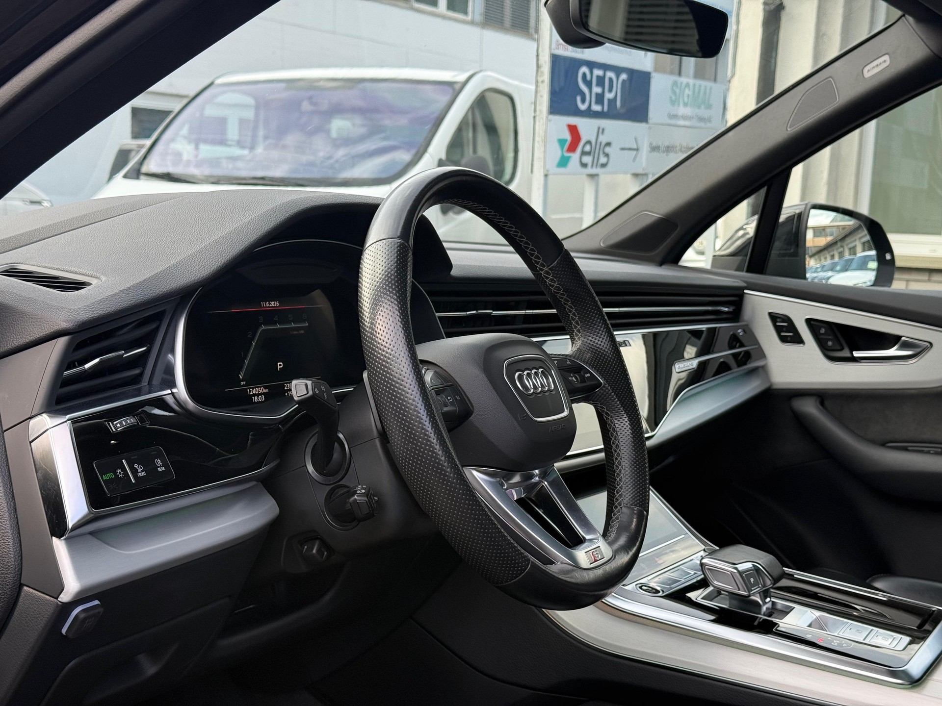 AUDI Q7 3.0 50 TDI S Line quattro T-Tronic *Traumausstattung*-image-6