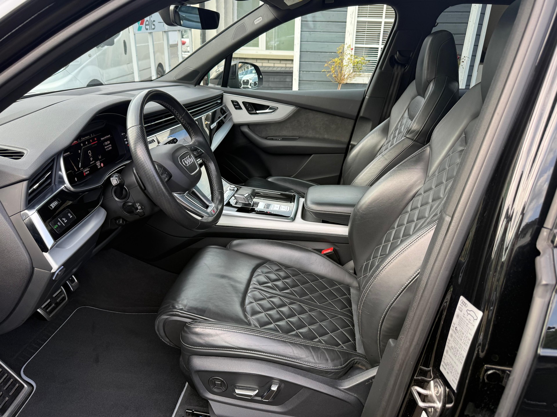 AUDI Q7 3.0 50 TDI S Line quattro T-Tronic *Traumausstattung*-image-7