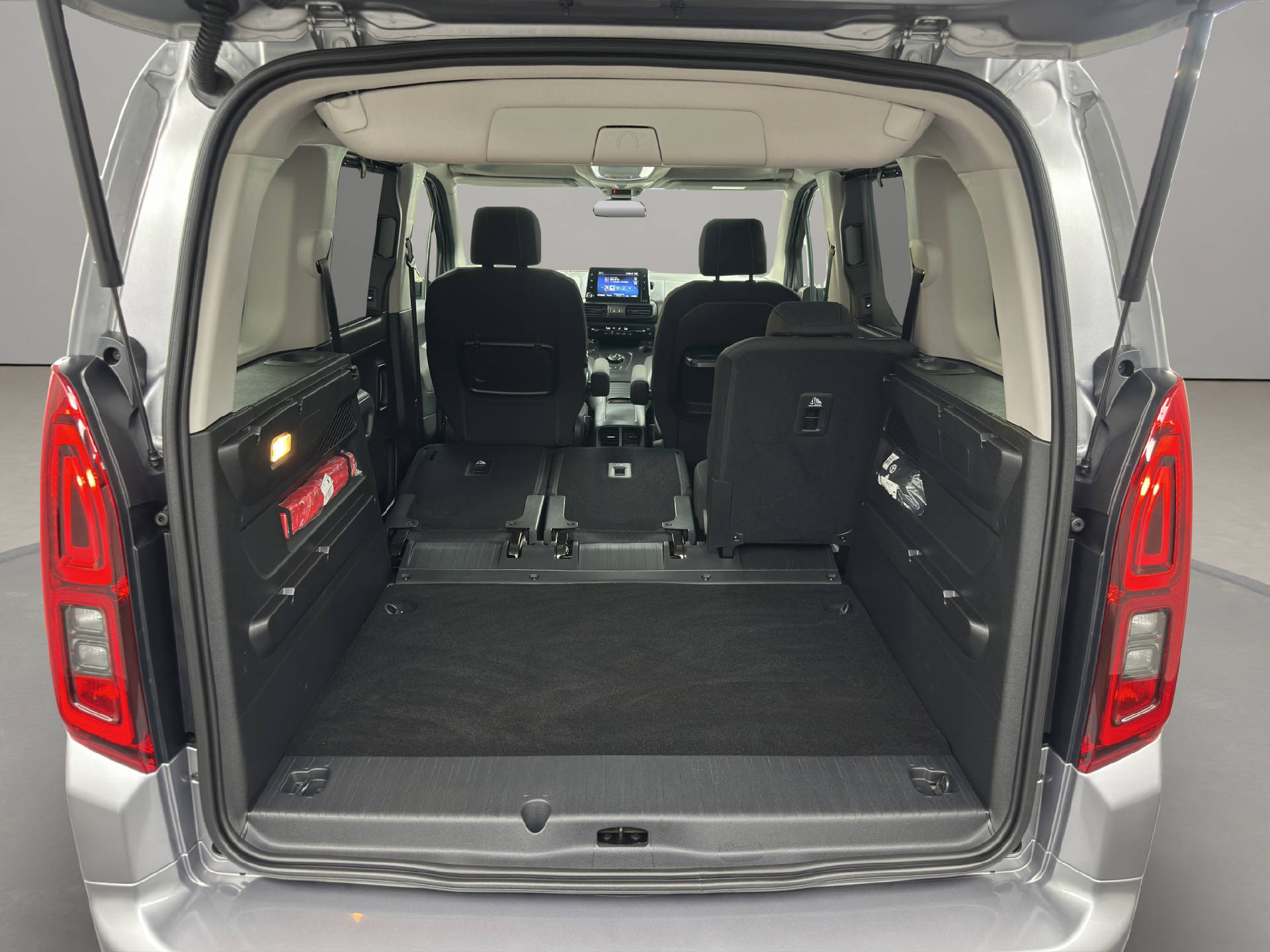 TOYOTA Proace City Verso L1 1.5 HDi 130 Style-image-11