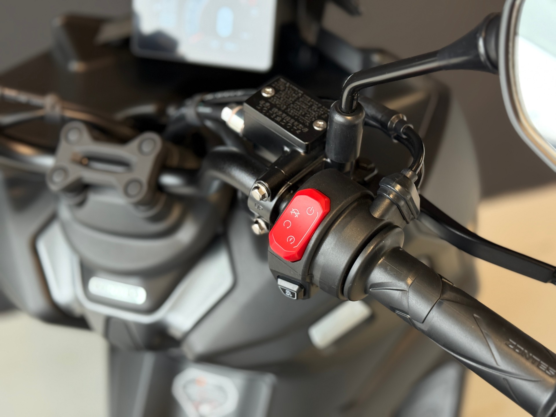 ZONTES 125 X-image-13