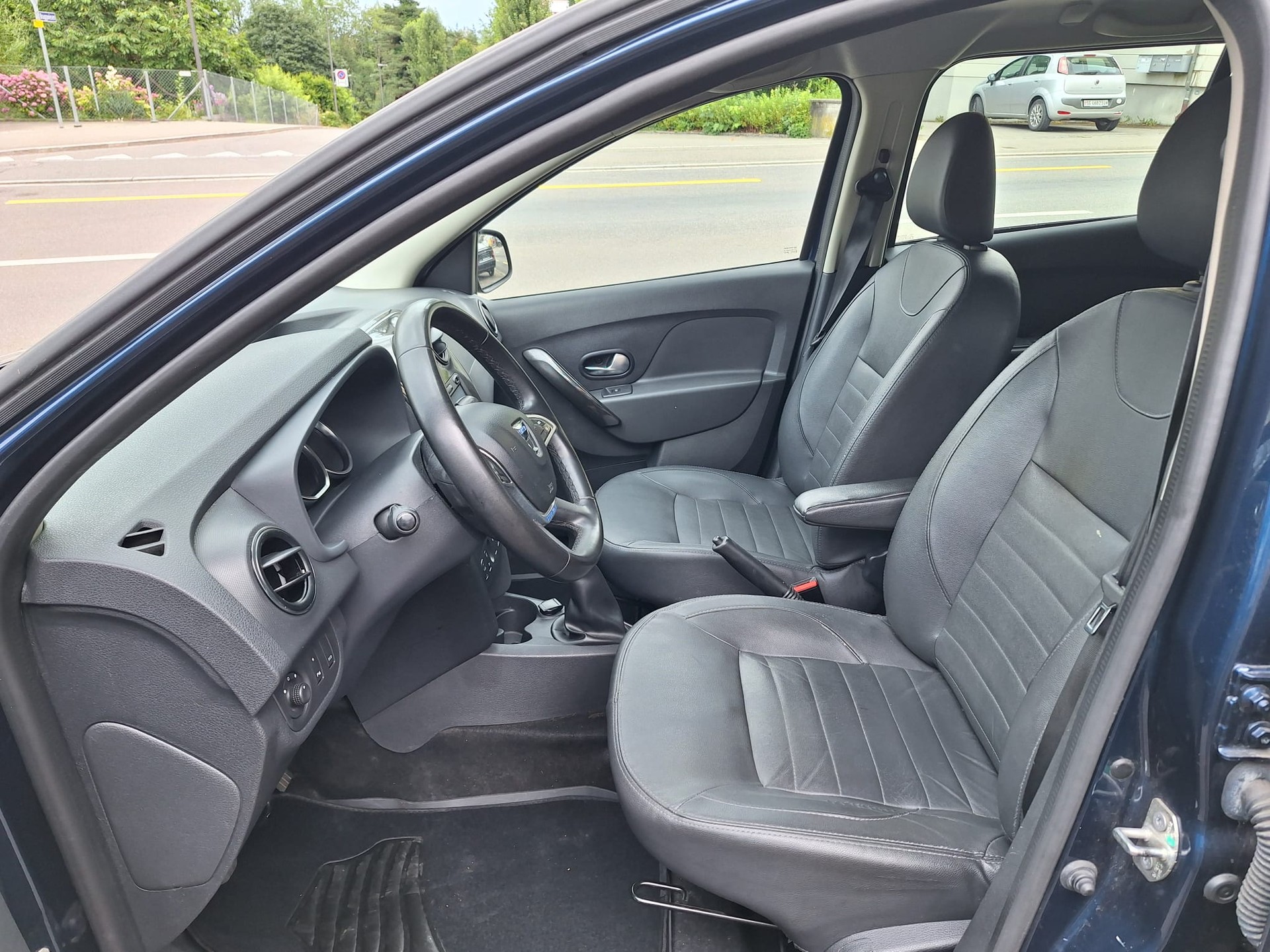 DACIA Logan MCV 1.5dCi Stepway Unlimited-image-11