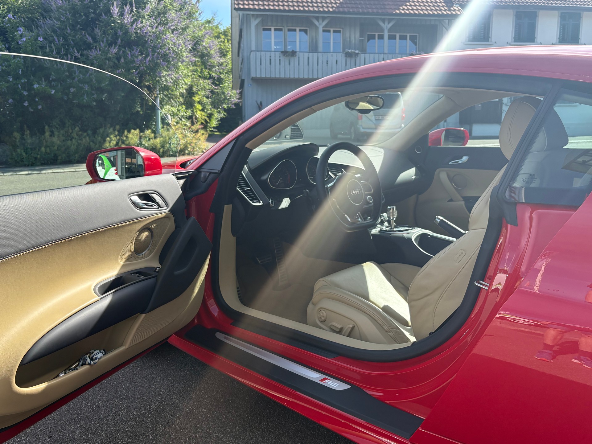 AUDI R8 Coupé 5.2 S-Tronic-image-4