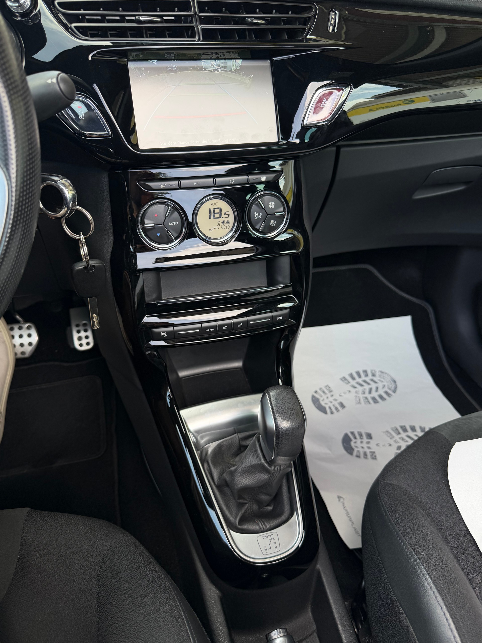 DS AUTOMOBILES DS 3 Cabrio 1.2 PureTech SO Chic EAT-image-11
