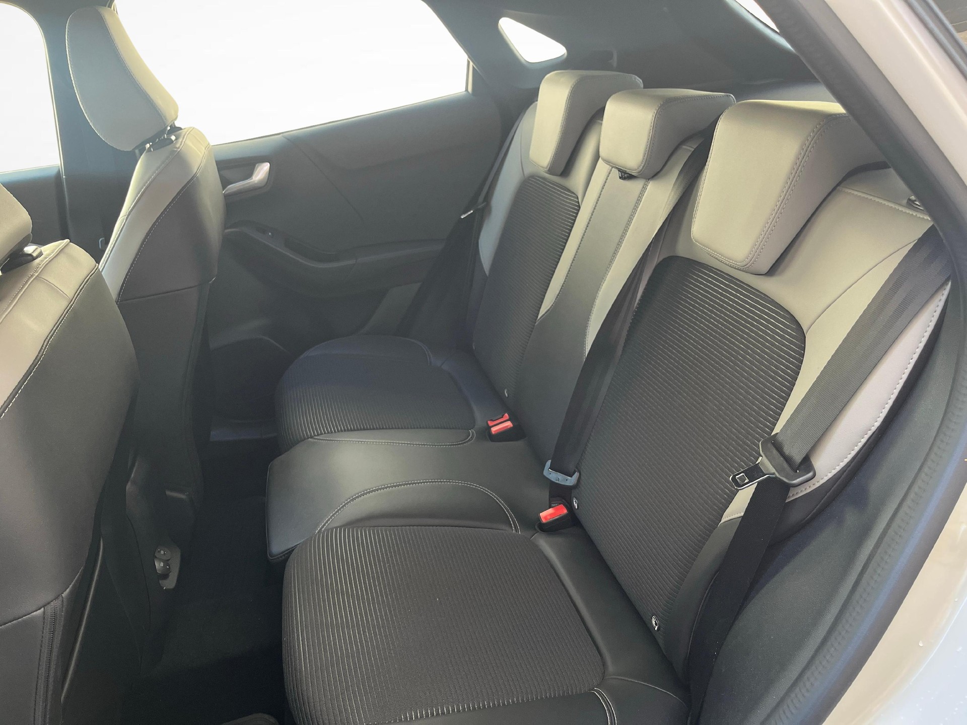 FORD Puma 1.0 EcoB Hybrid 155 Sound Edition-image-10