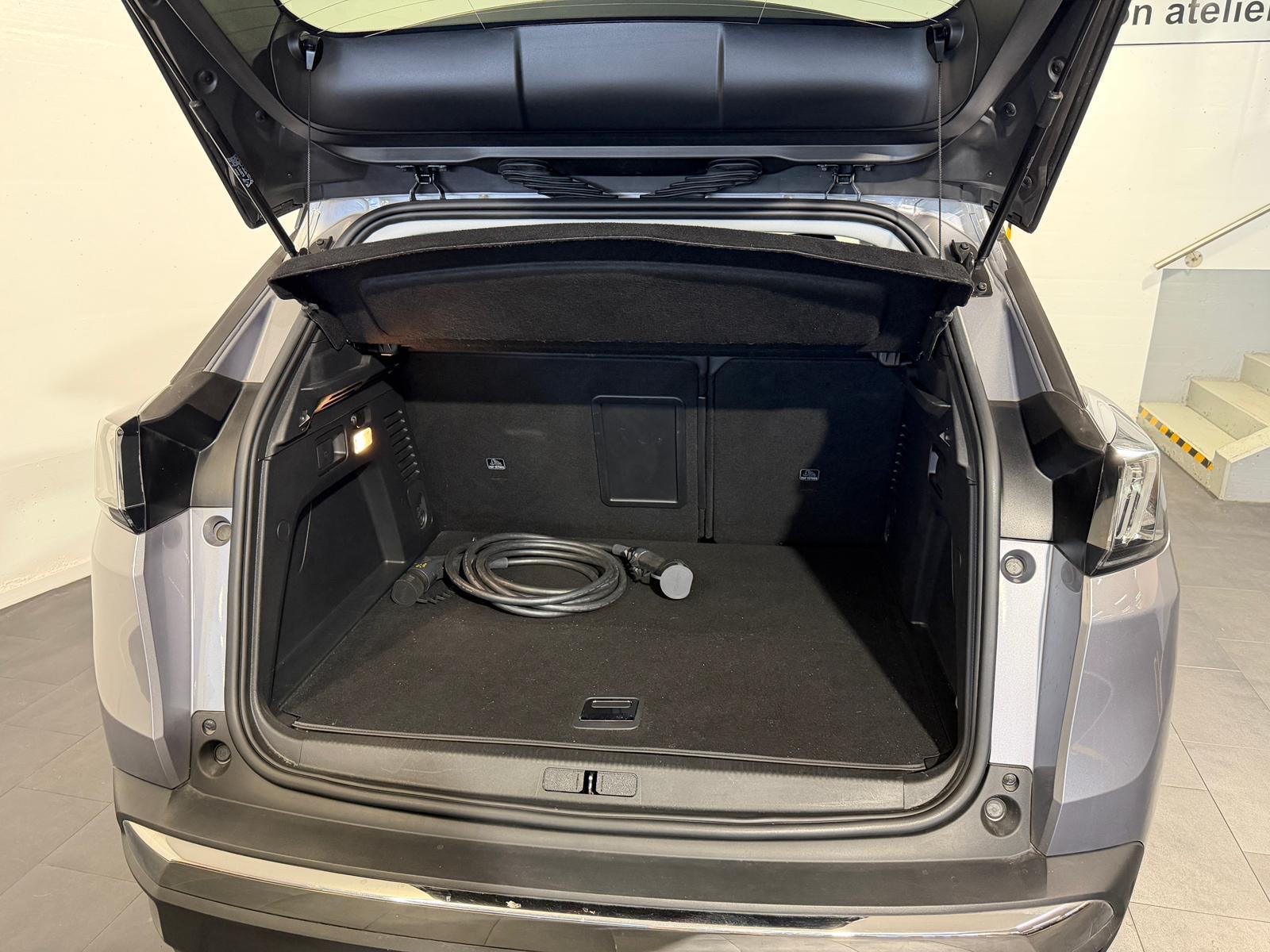 PEUGEOT 3008 1.6 Plug-in Hybrid Allure Pack-showroom-element-2