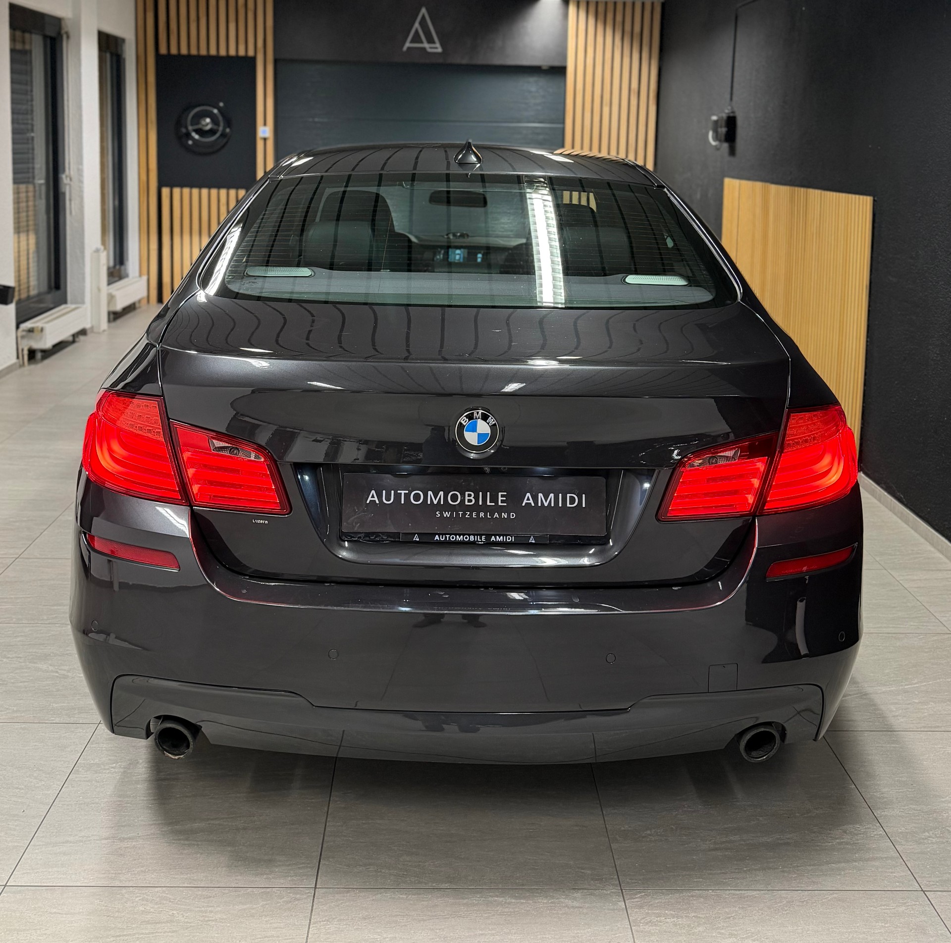 BMW 535d xDrive Steptronic-showroom-element-3