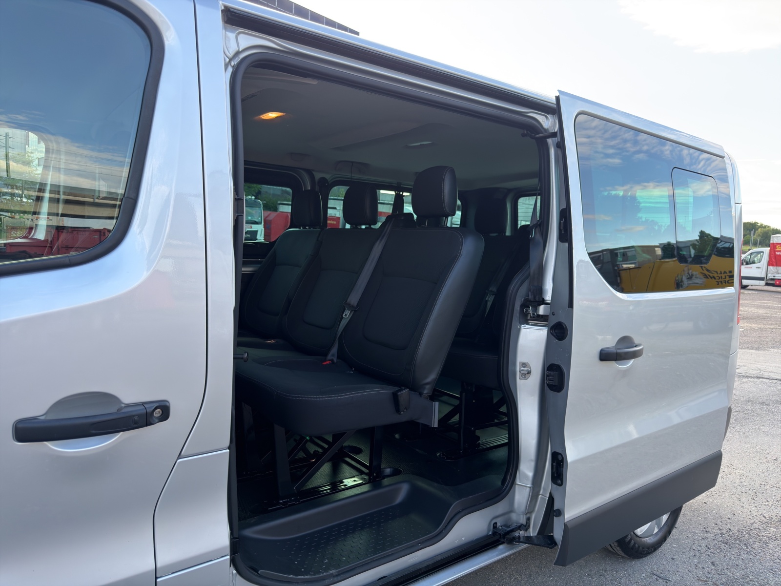 NISSAN NV300 dCi 170 2.9 L2H1 Premium 8Pl. DCT-image-21