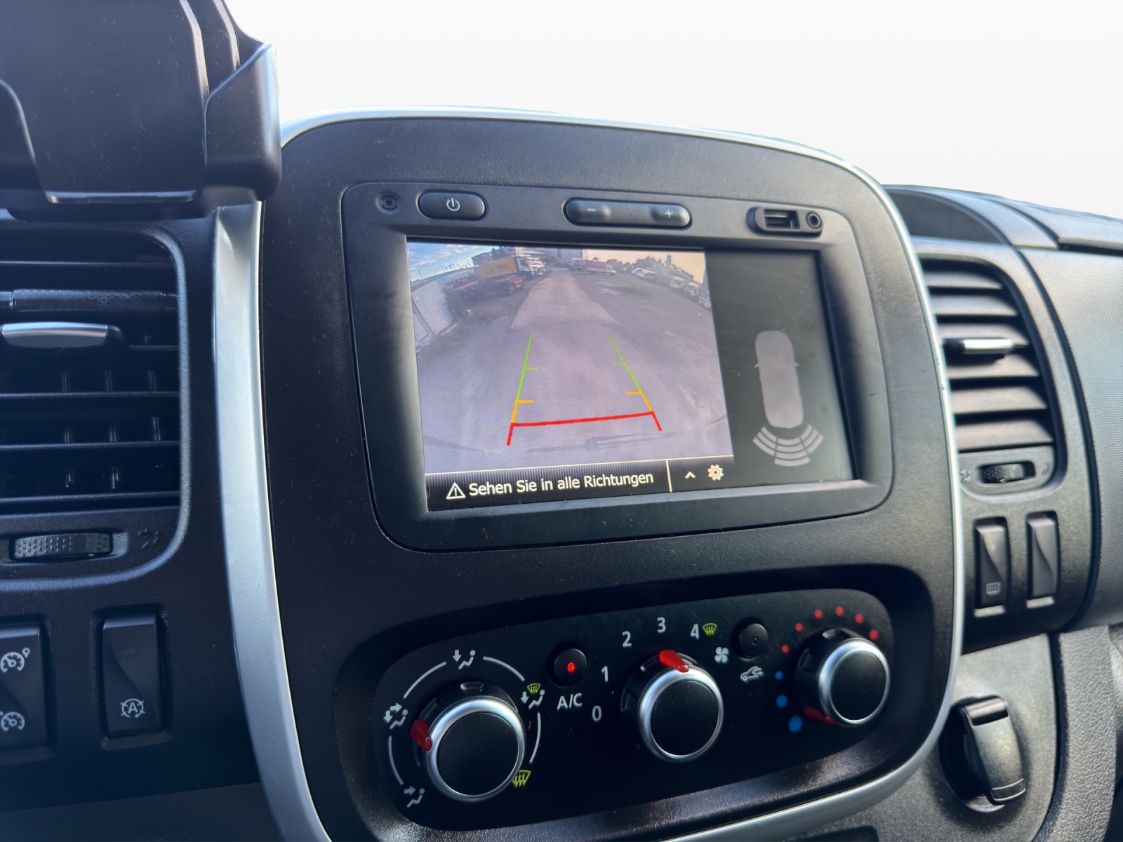 NISSAN NV300 dCi 170 2.9 L2H1 Premium 8Pl. DCT-image-12