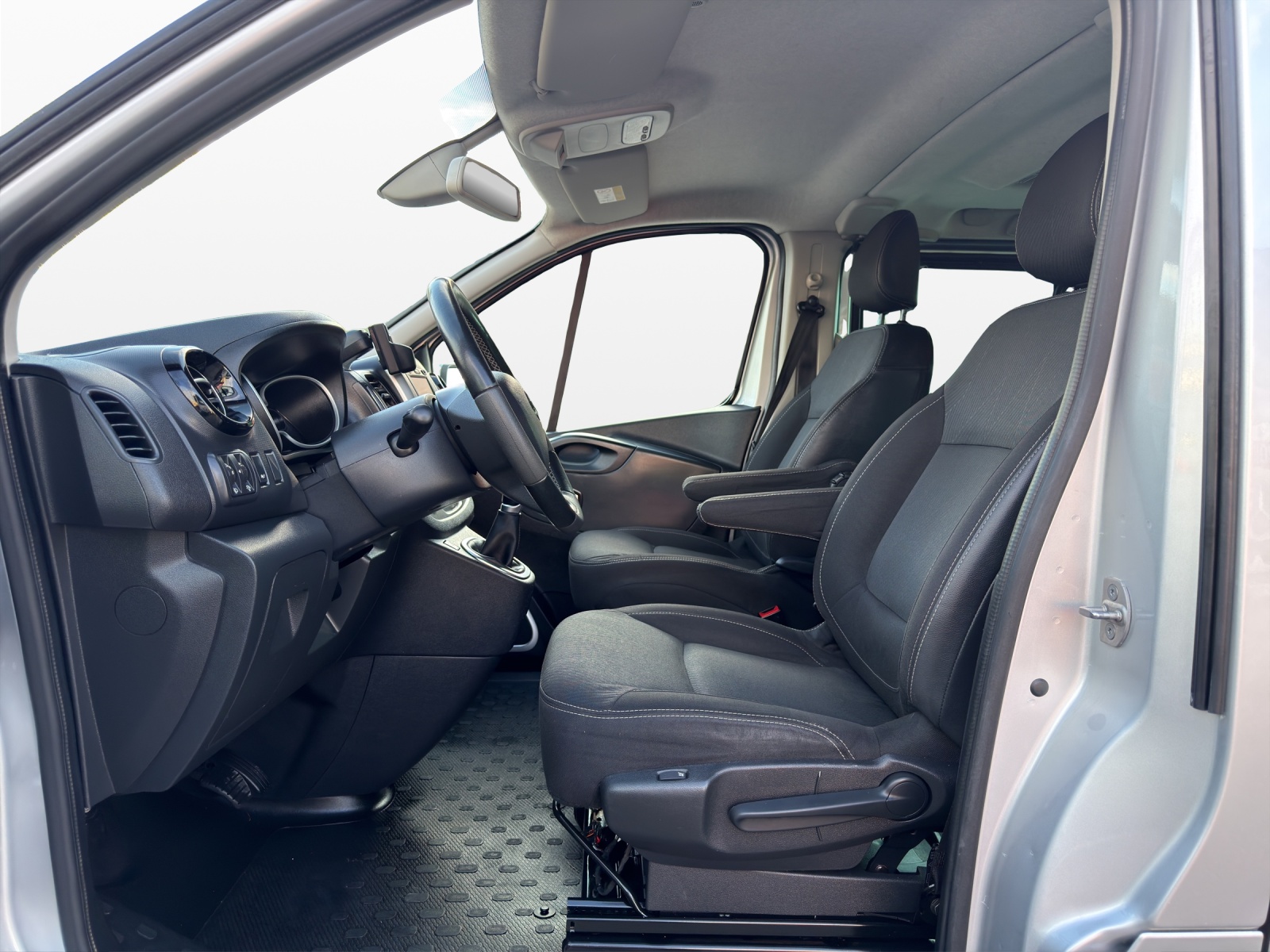 NISSAN NV300 dCi 170 2.9 L2H1 Premium 8Pl. DCT-image-8