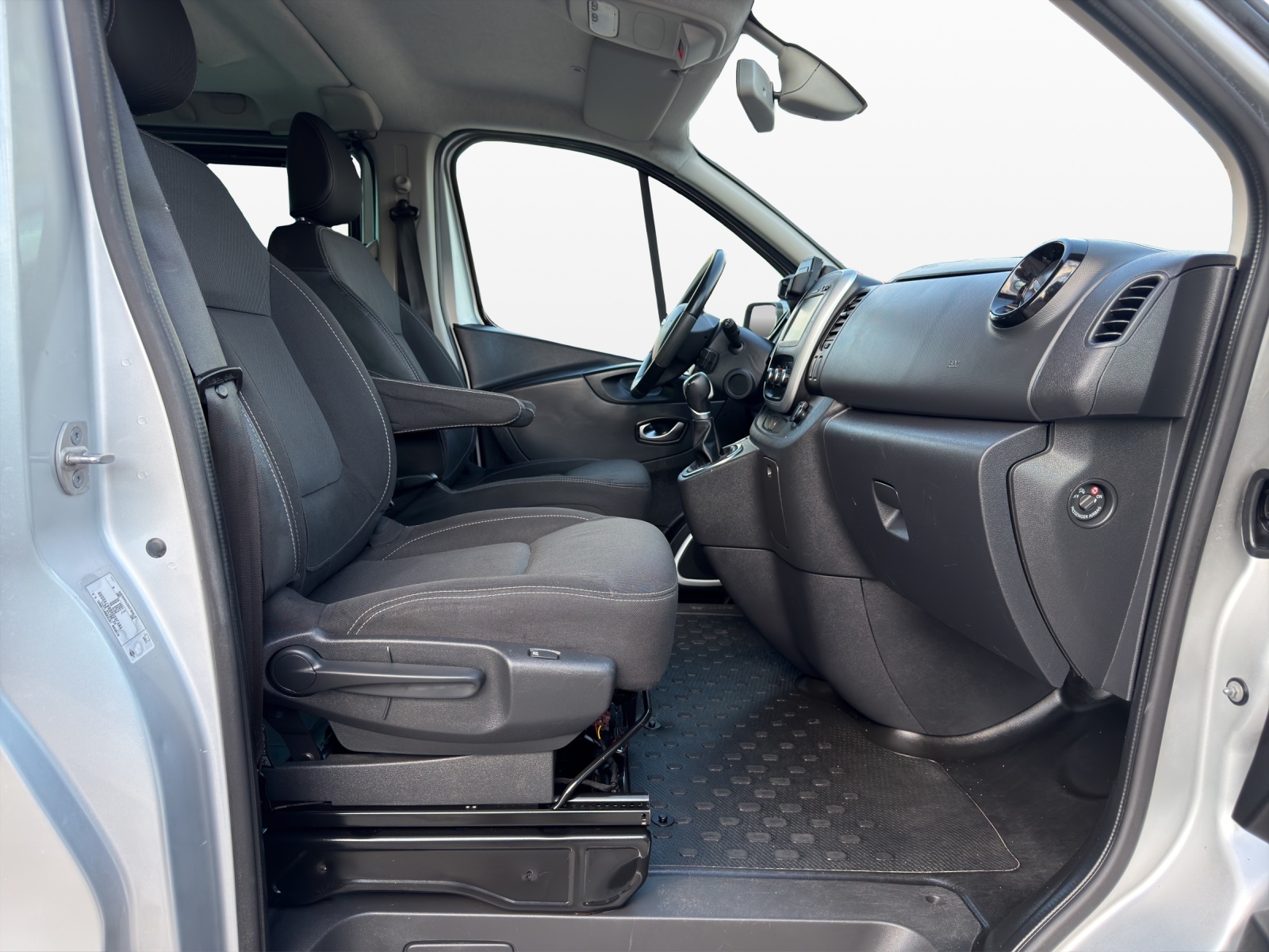 NISSAN NV300 dCi 170 2.9 L2H1 Premium 8Pl. DCT-image-14