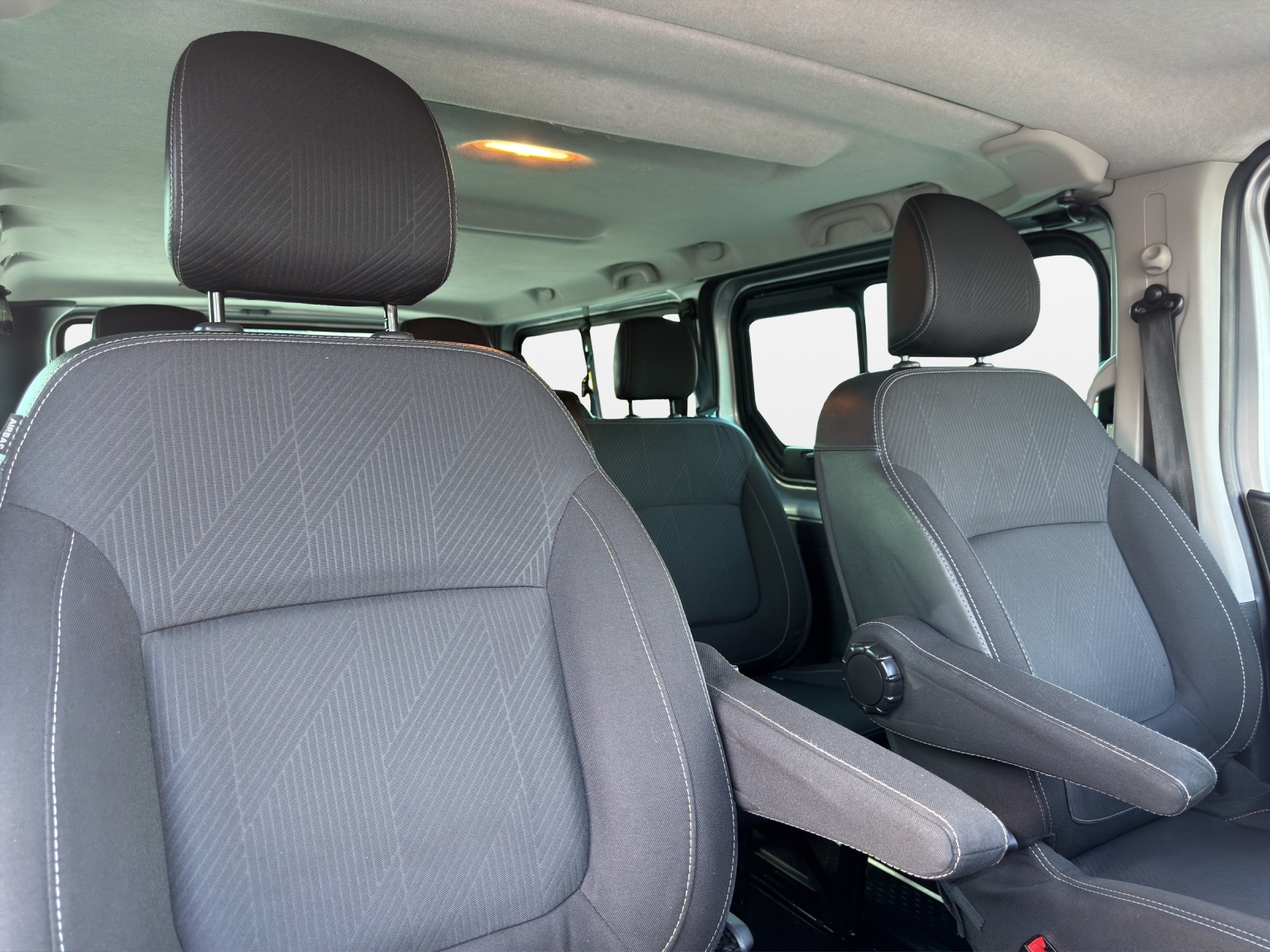 NISSAN NV300 dCi 170 2.9 L2H1 Premium 8Pl. DCT-image-15
