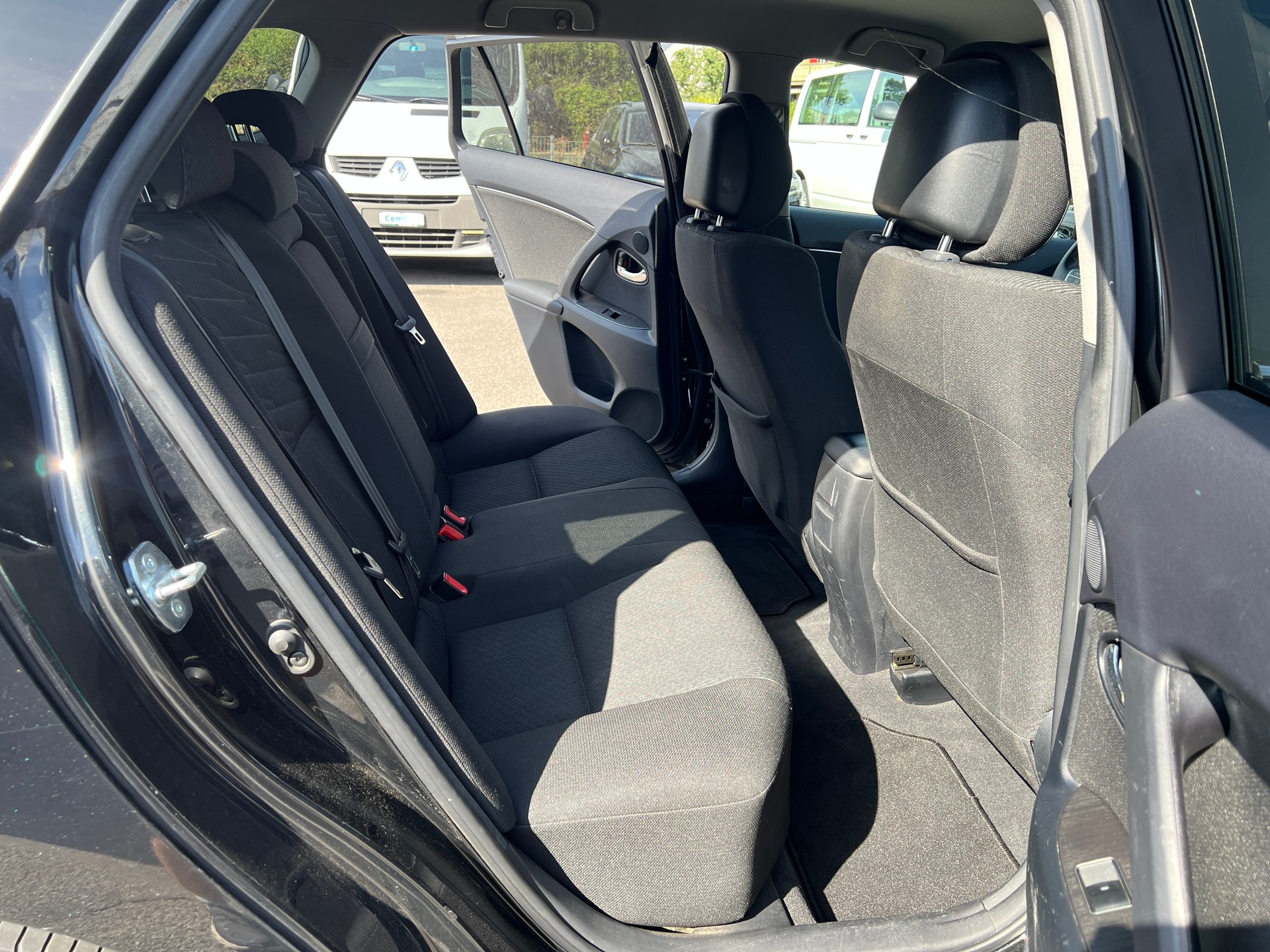 TOYOTA Avensis Sportswagon 2.2D-CAT Linea Sol Premium A-image-11
