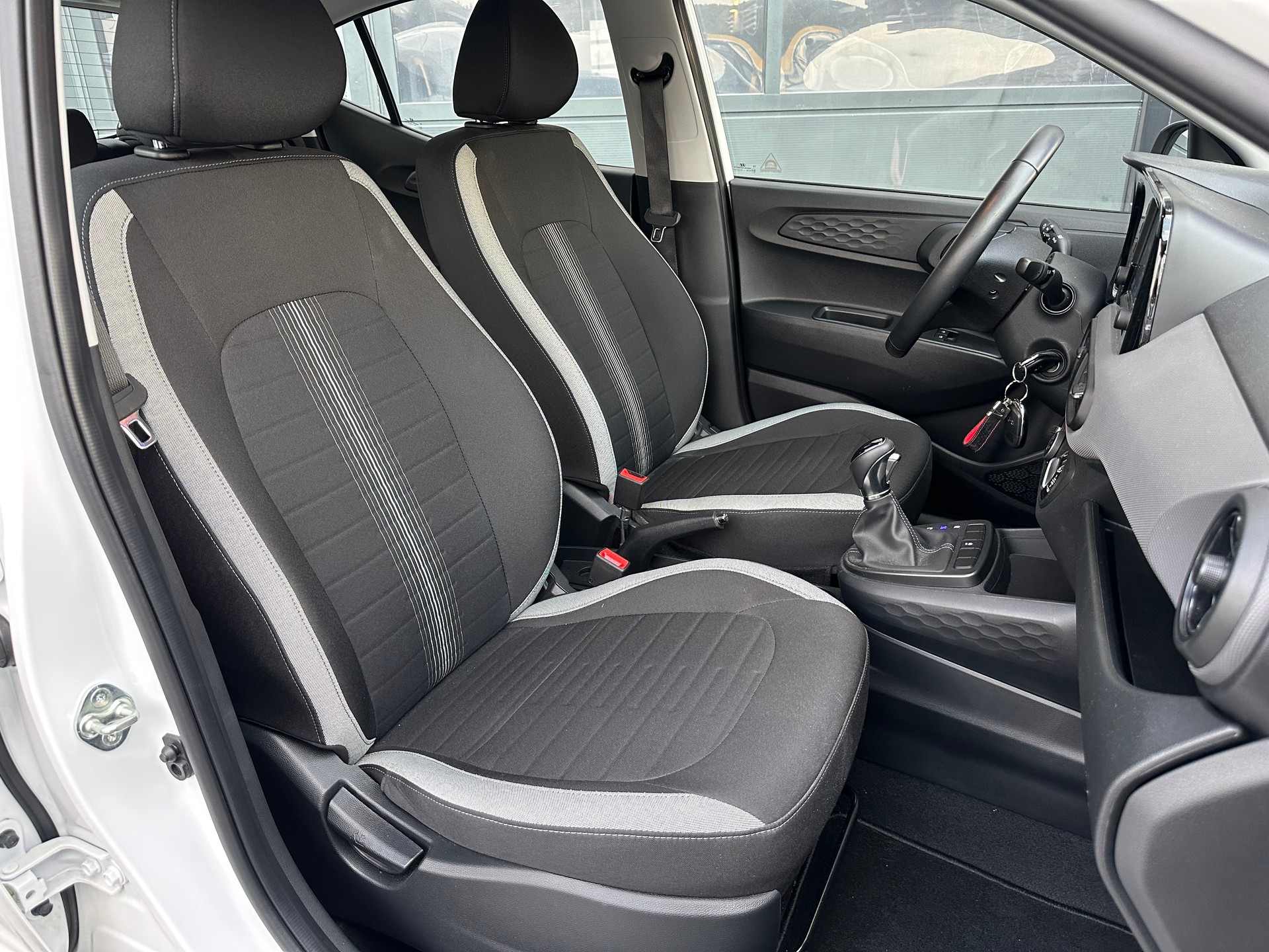 HYUNDAI i10 1.0 Origo Automat-image-9