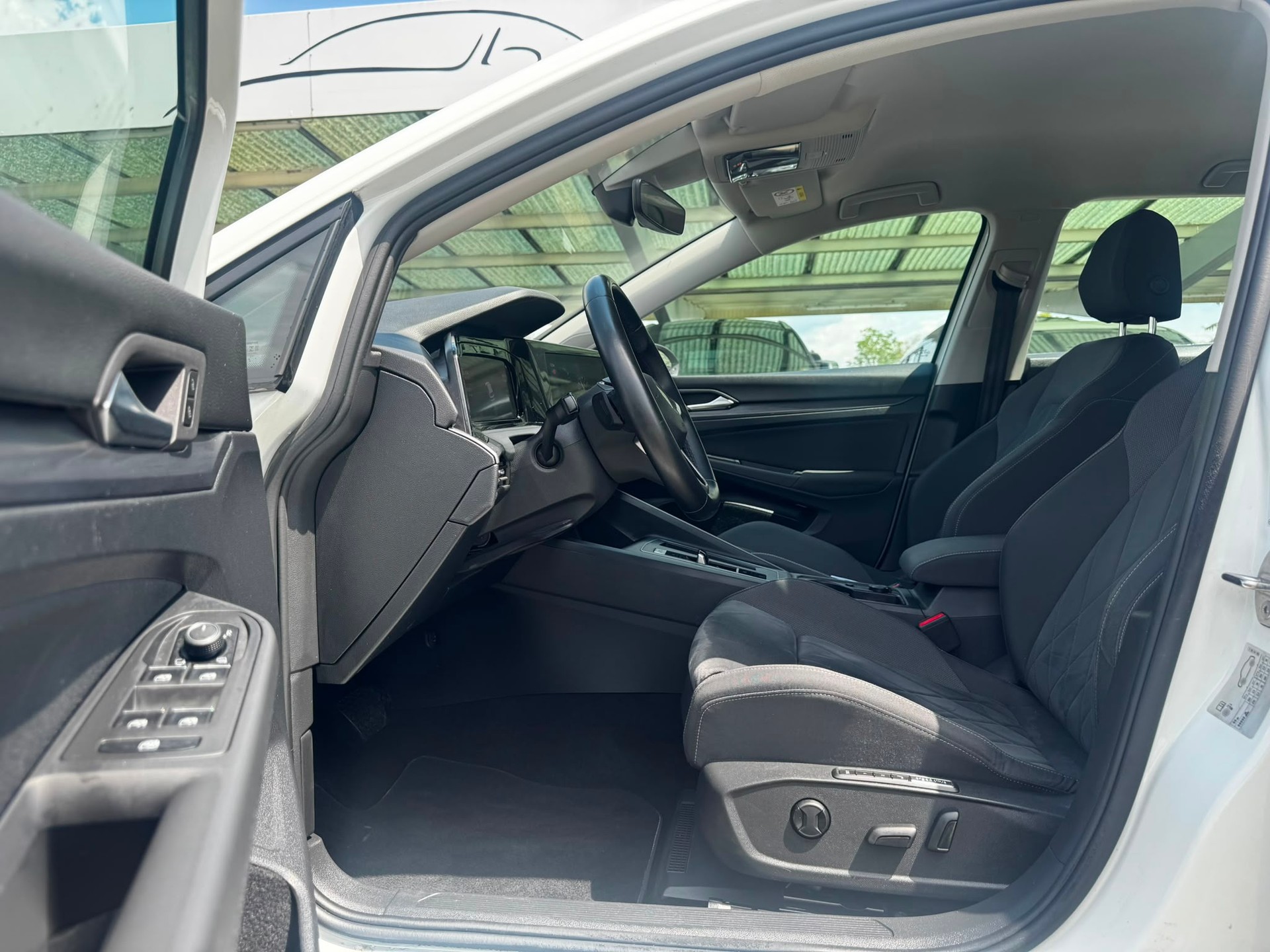 VW Golf 1.5 eTSI mHEV ACT Style DSG-image-10