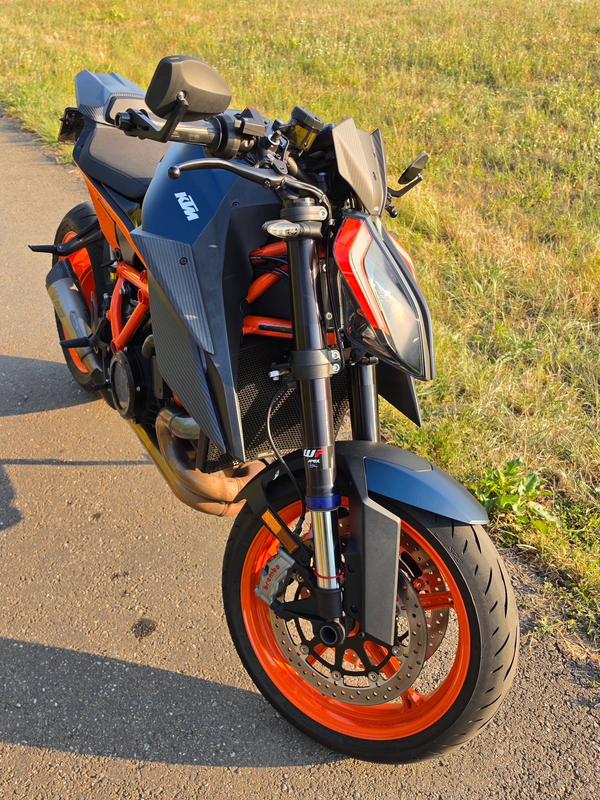 KTM 1290 Super Duke R EVO-image-7