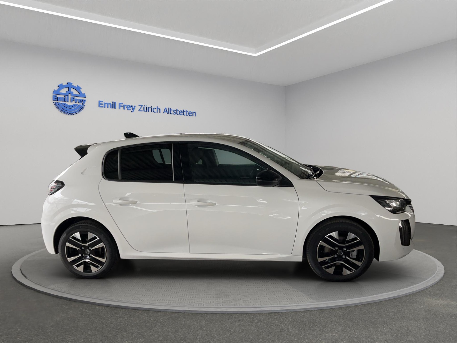 PEUGEOT 208 1.2 Hybrid Style-image-6