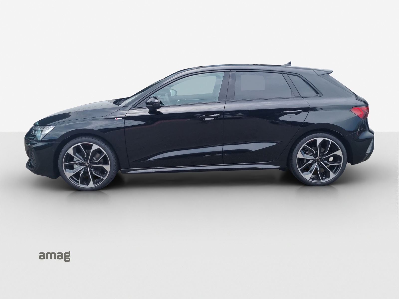 AUDI A3 Sportback TFSI 110 kW S line Attraction S tronic-showroom-element-1