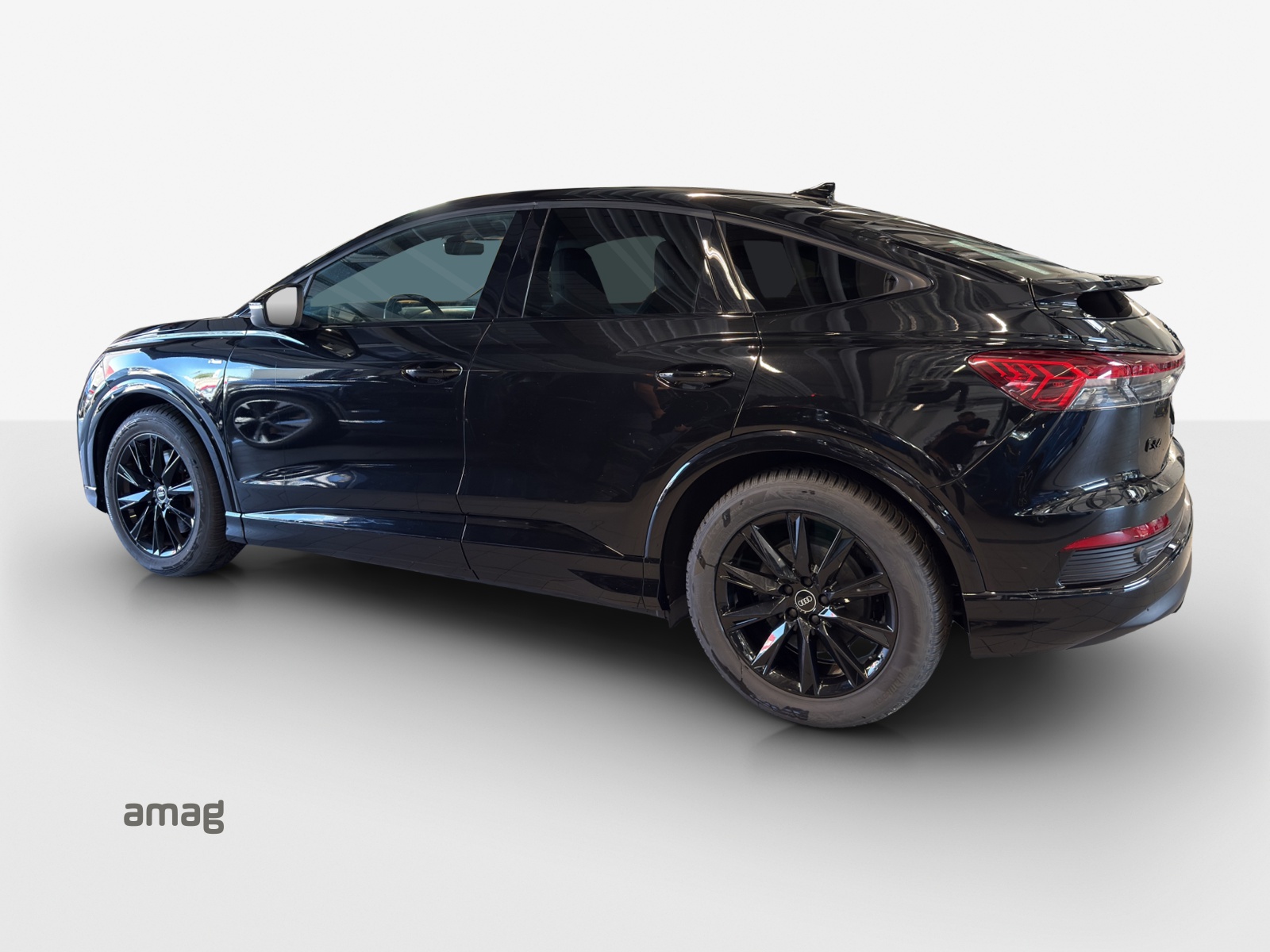 AUDI Q4 Sportback e-tron 50 quattro-showroom-element-1