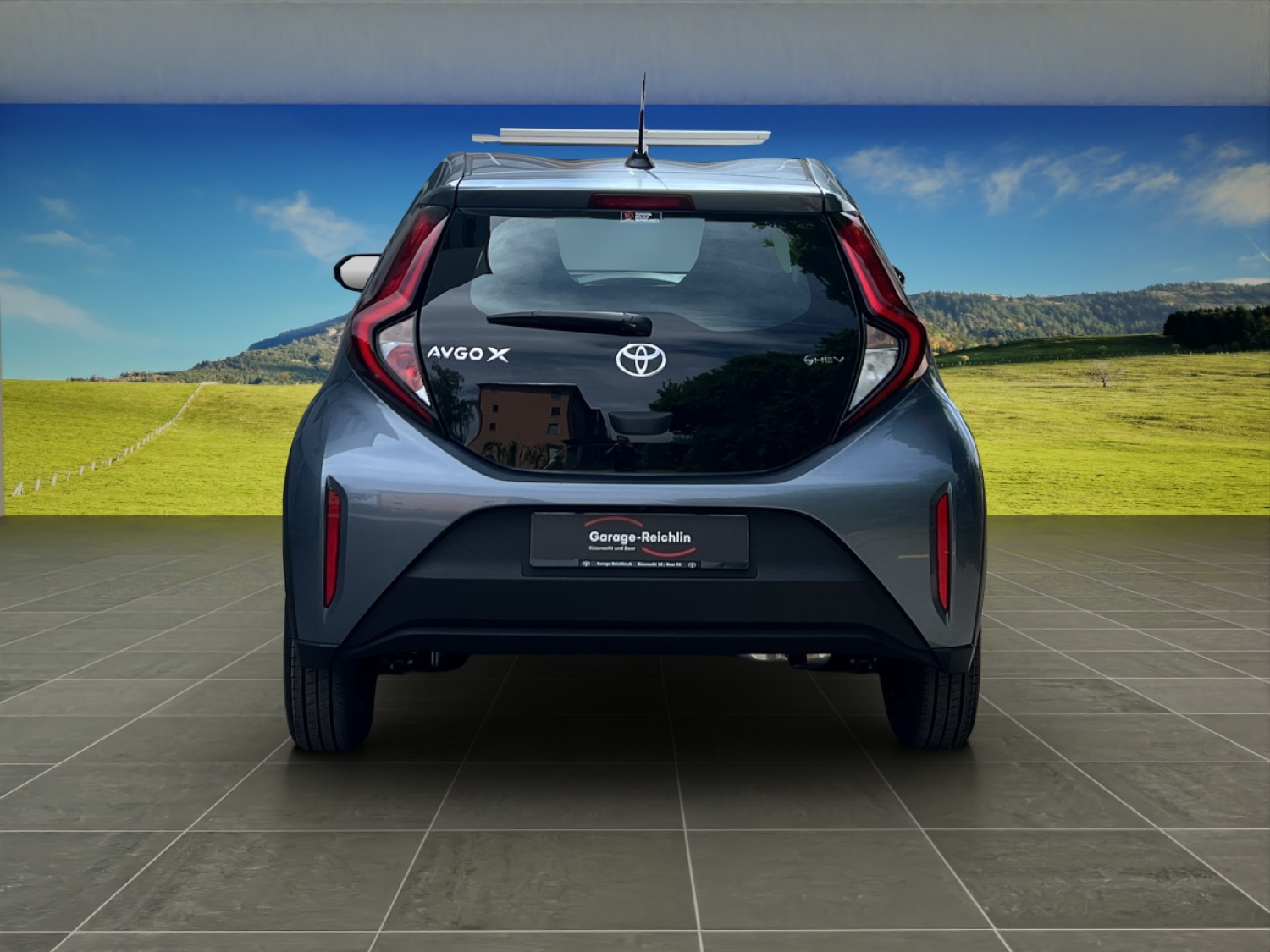 TOYOTA Aygo X 1.5 VVT-i HSD Comfort-showroom-element-3
