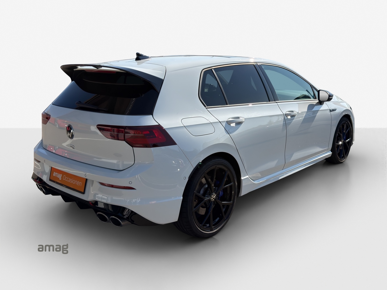 VW Golf 2.0 TSI R DSG 4Motion-image-4